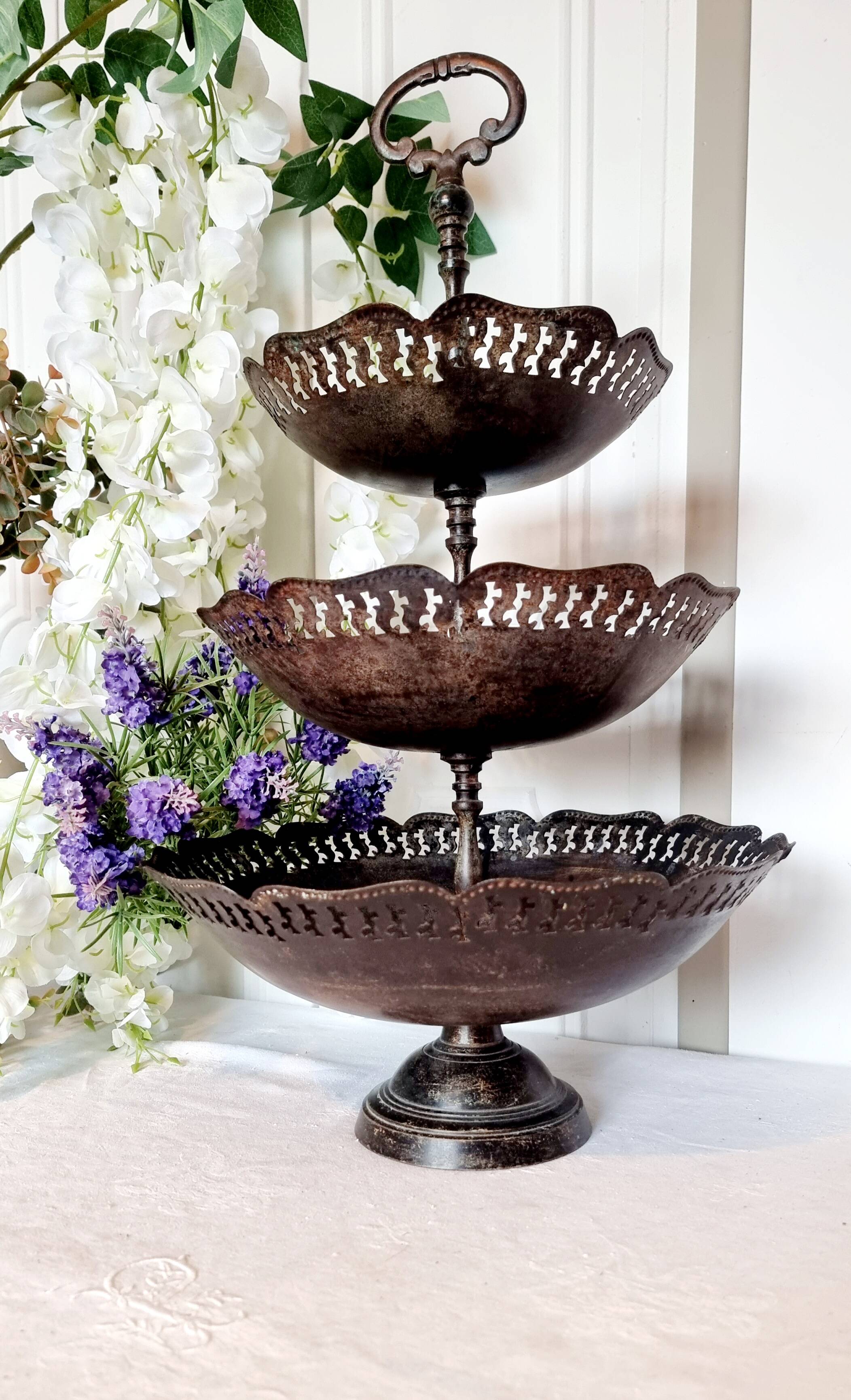Large three-tiered fruit bowl in iron and brass, French style, rust.