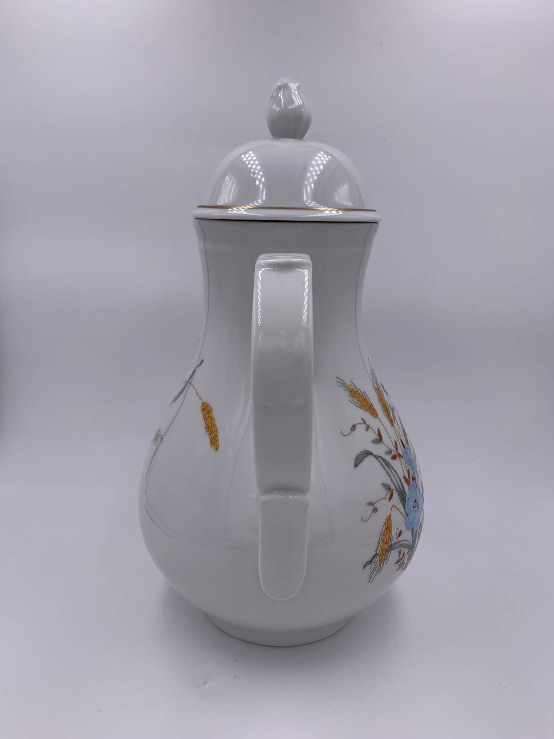 Kahla porcelain teapot