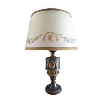 Antique style table lamp