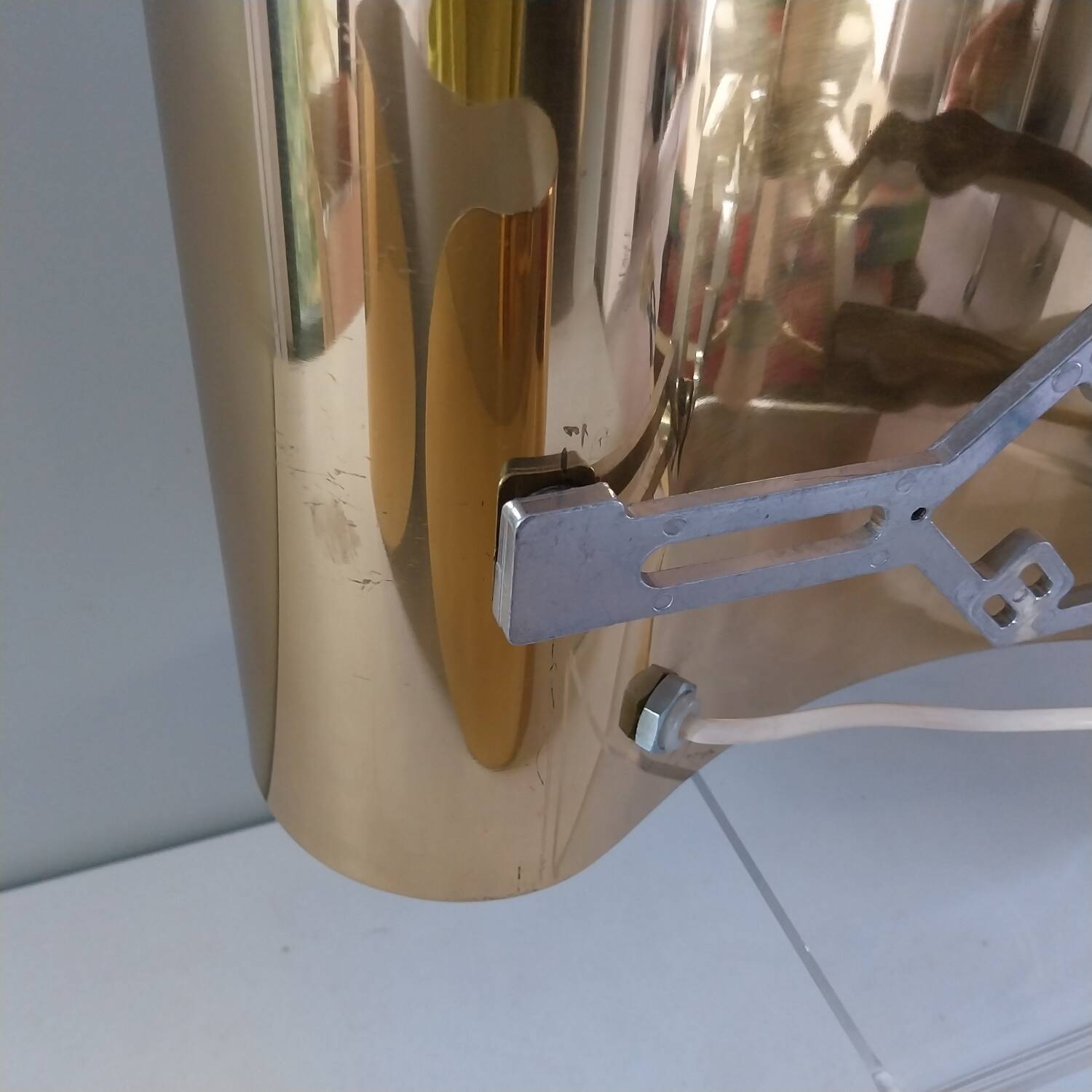 “Foglio Oro” wall lamp by Tobia Scarpa, Flos