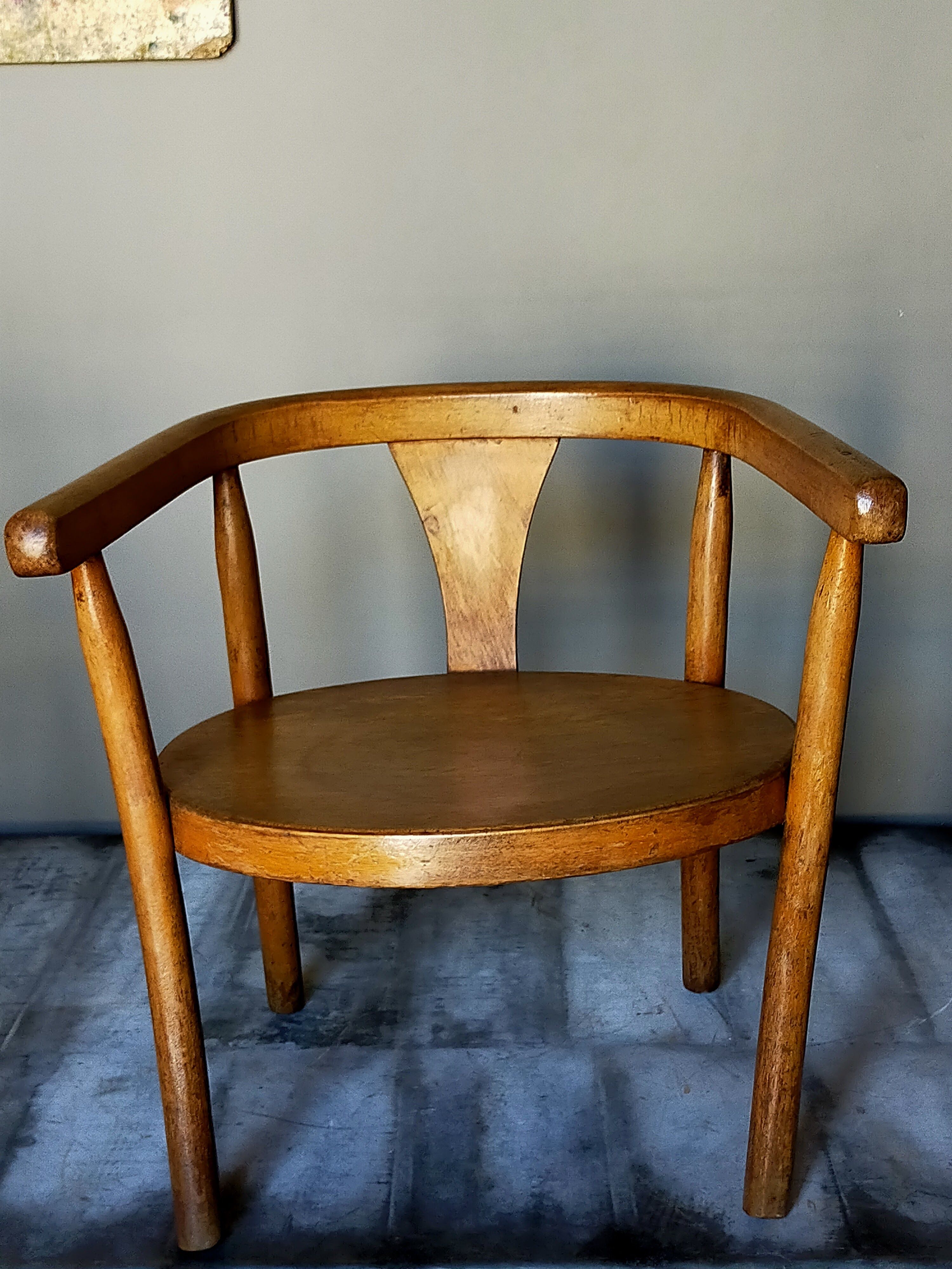 Children's chair in curved wood early 20th century