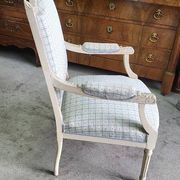 LOUIS XVI STYLE WHITE ARMCHAIR FROM THE 19TH CENTURY REF JE