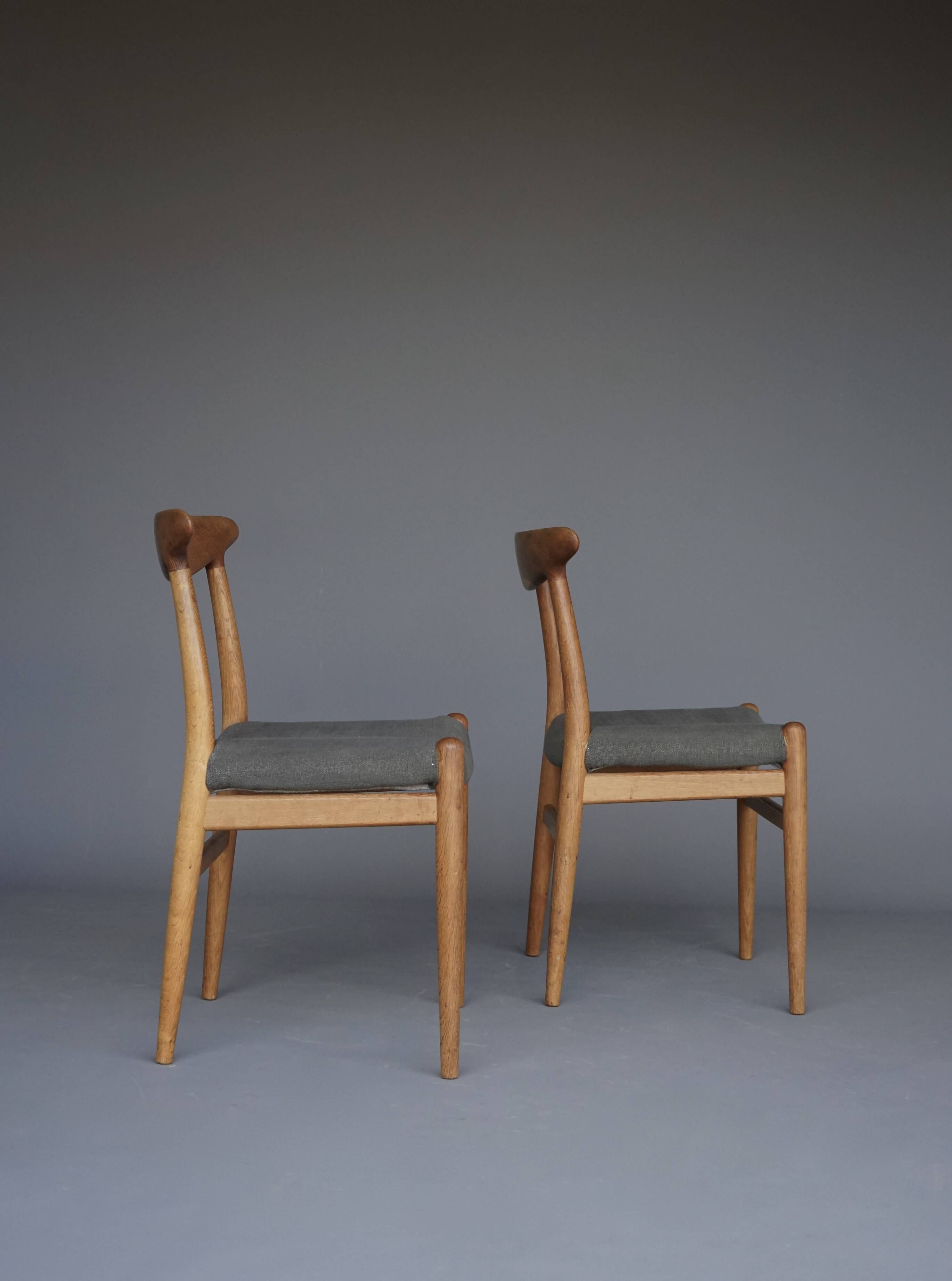 Chaises W2 en chêne de Hans J. Wegner pour C.M. Madsen, années 1960. Lot de 2.