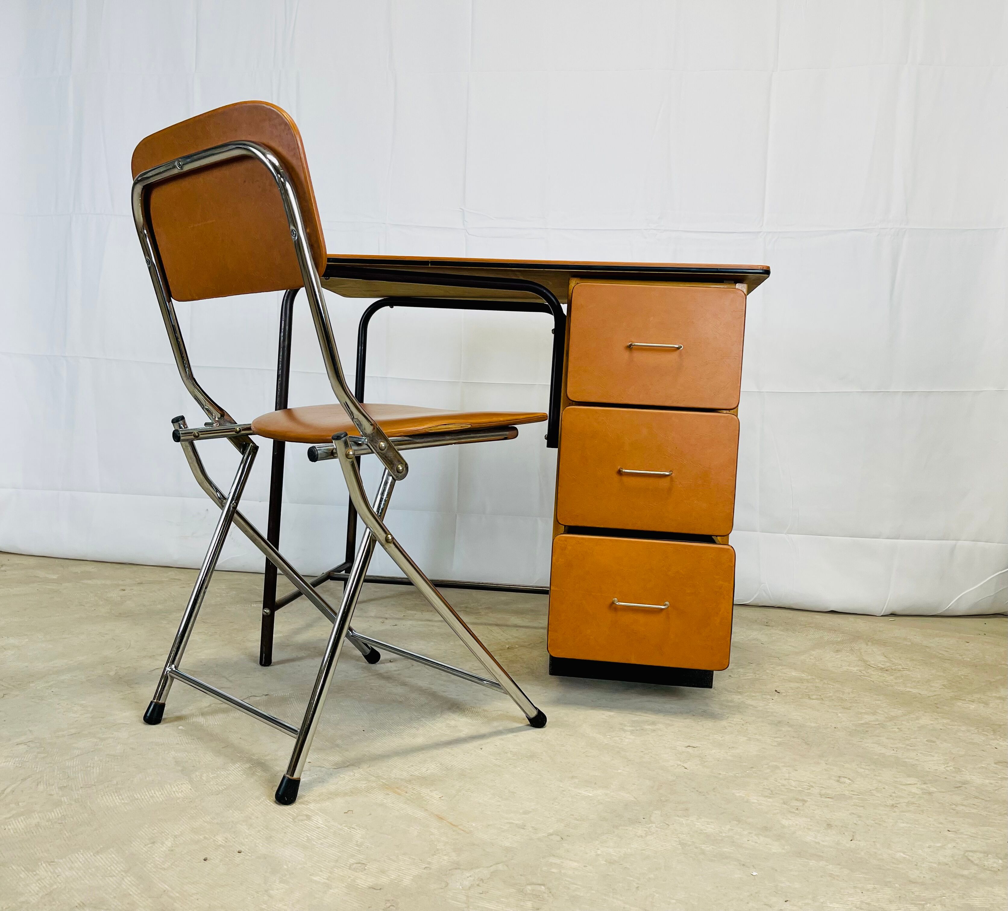 Bureau et chaise eyrel