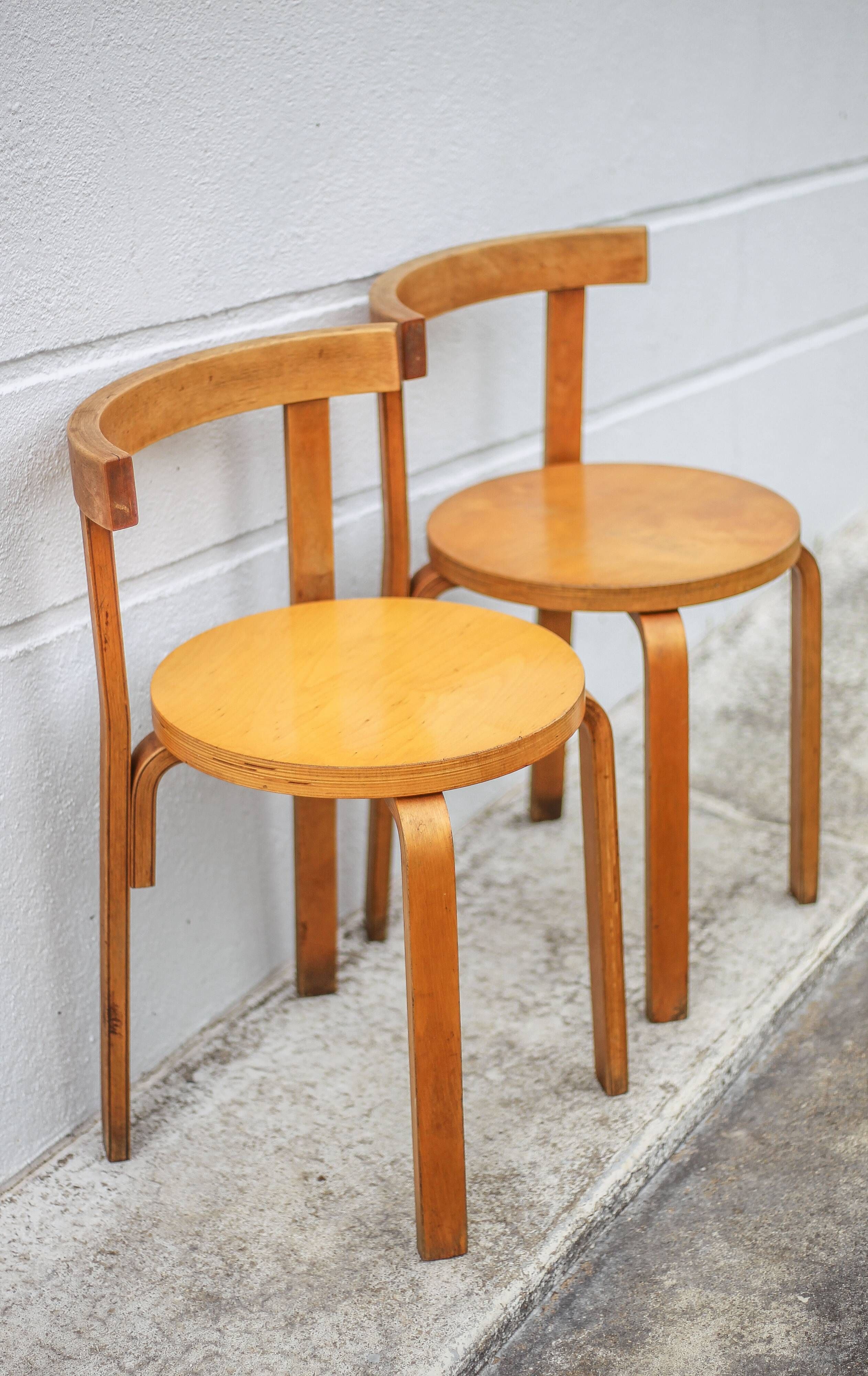 Set of 2 Alvar aalto bentwood chairs model 68, Artek Finland