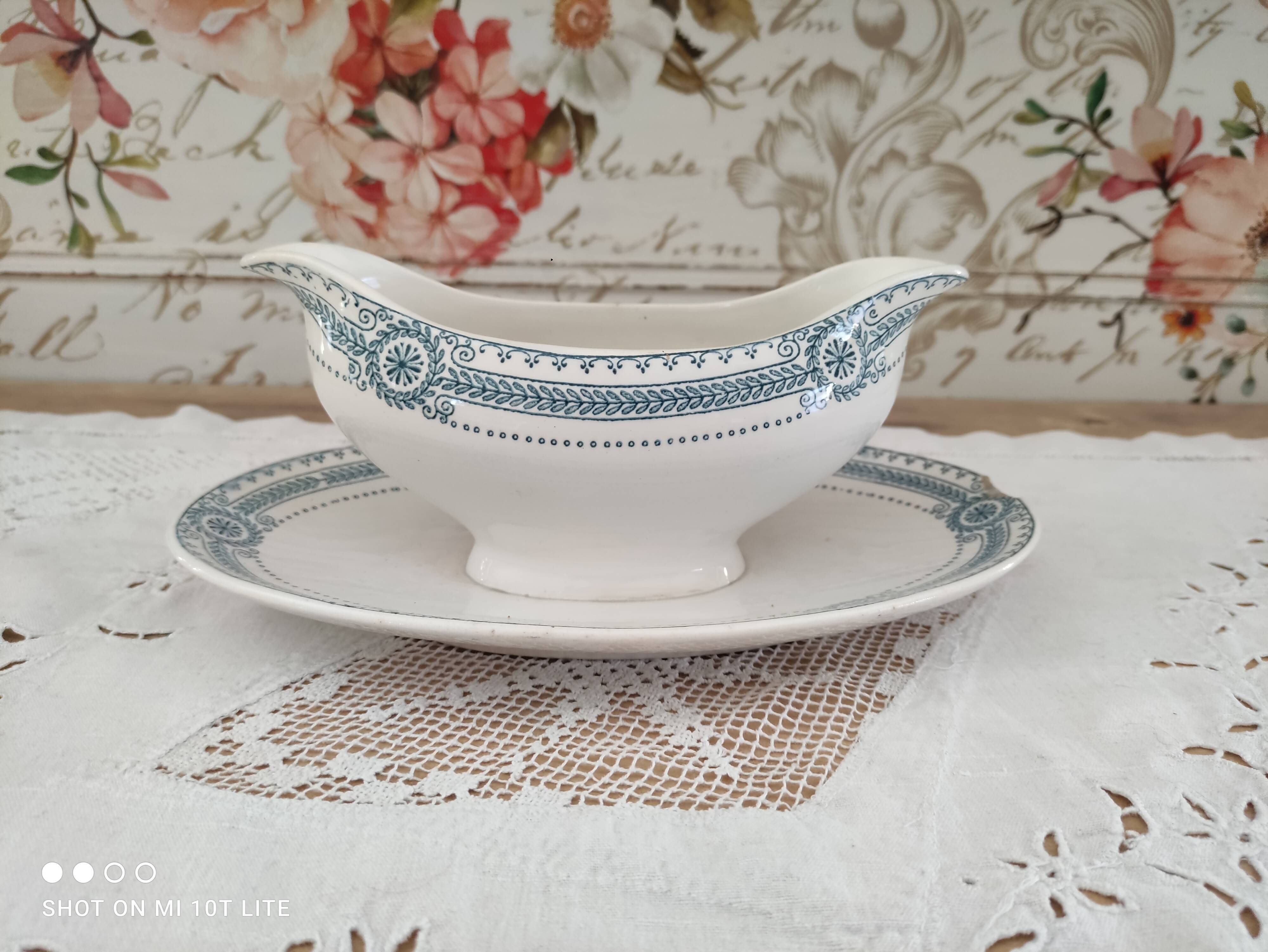 Saaucière in iron earth sarreguemines model carina decoration blue frieze