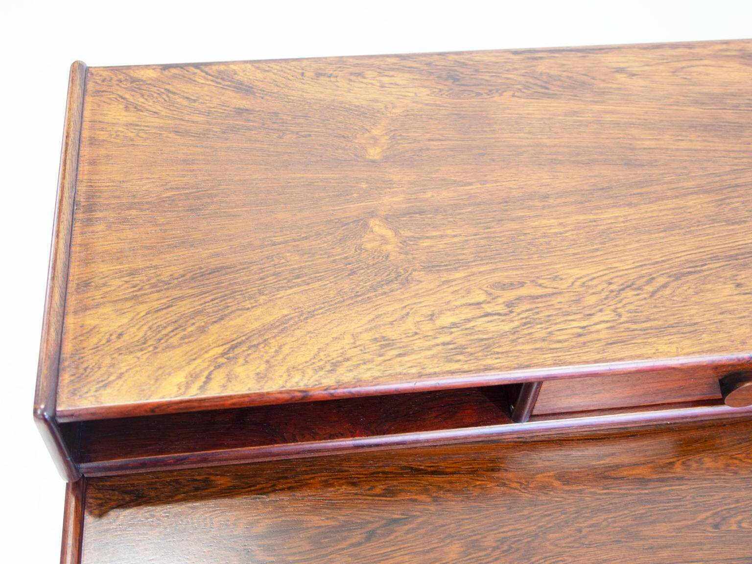 Modern mid-century wooden desk by Gianfranco Frattini for Bernini