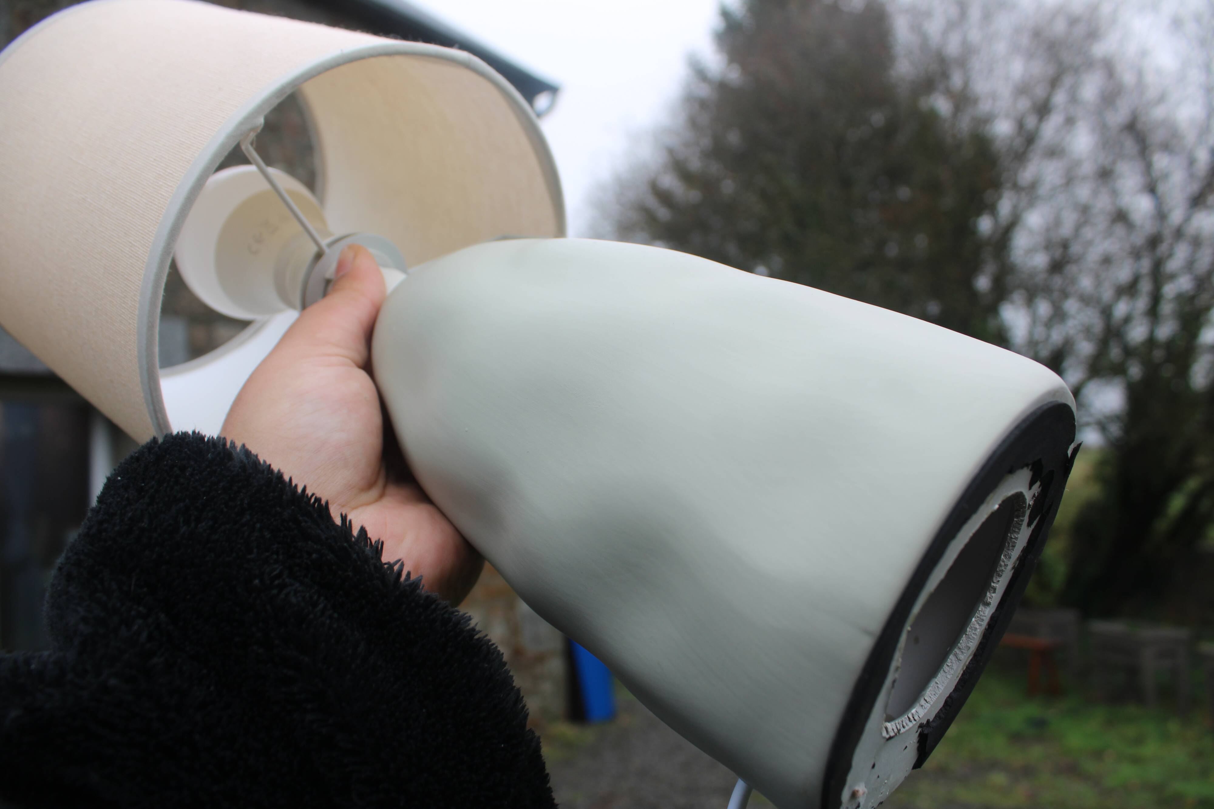 Lampe en céramique vert-gris, style minéral – H37