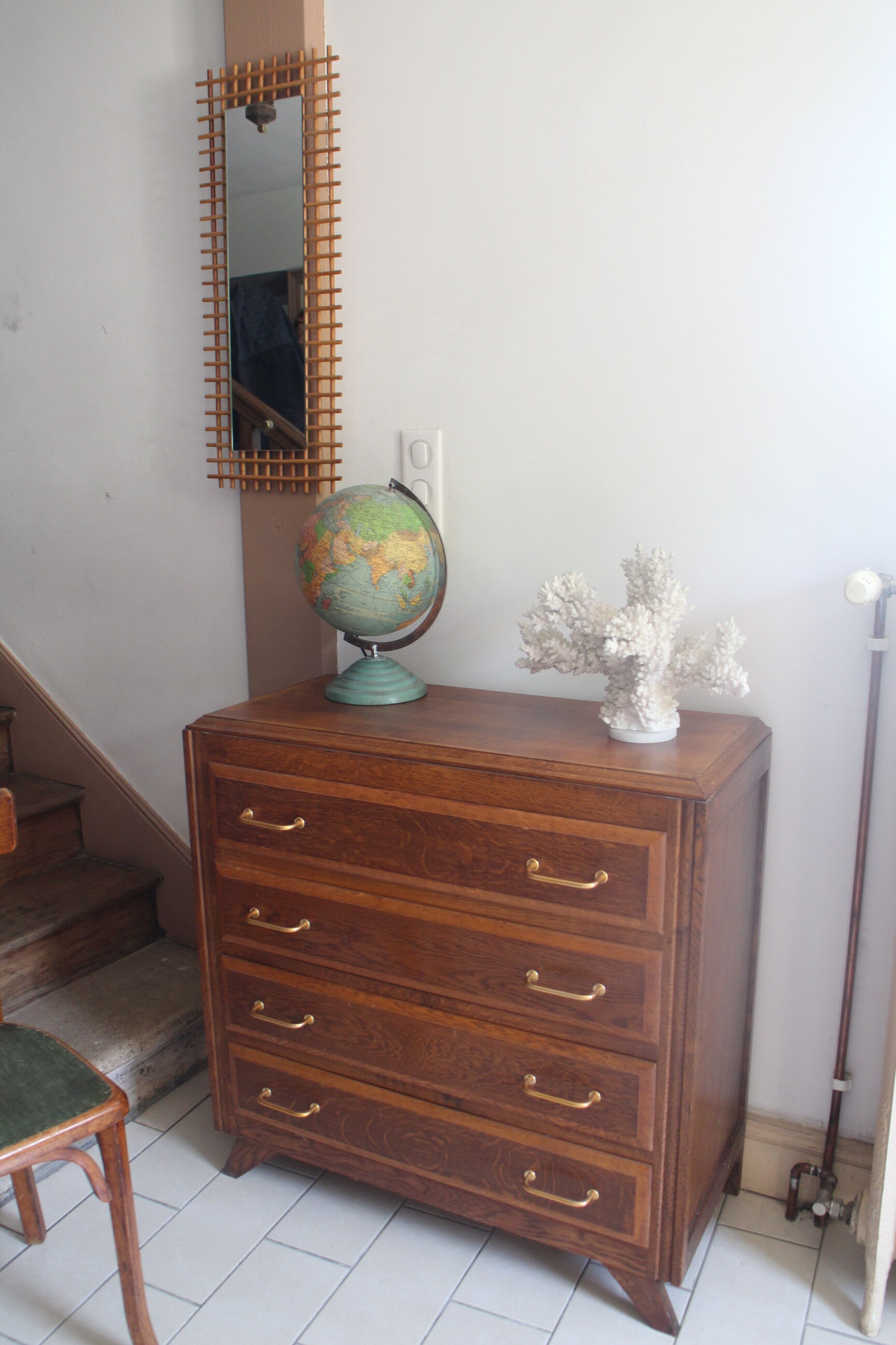 Chest of drawer compass feet