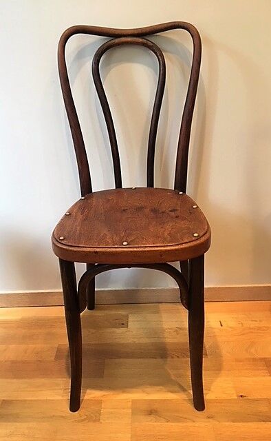 5 chairs bistro J & J Kohn with label and stamp circa 1900