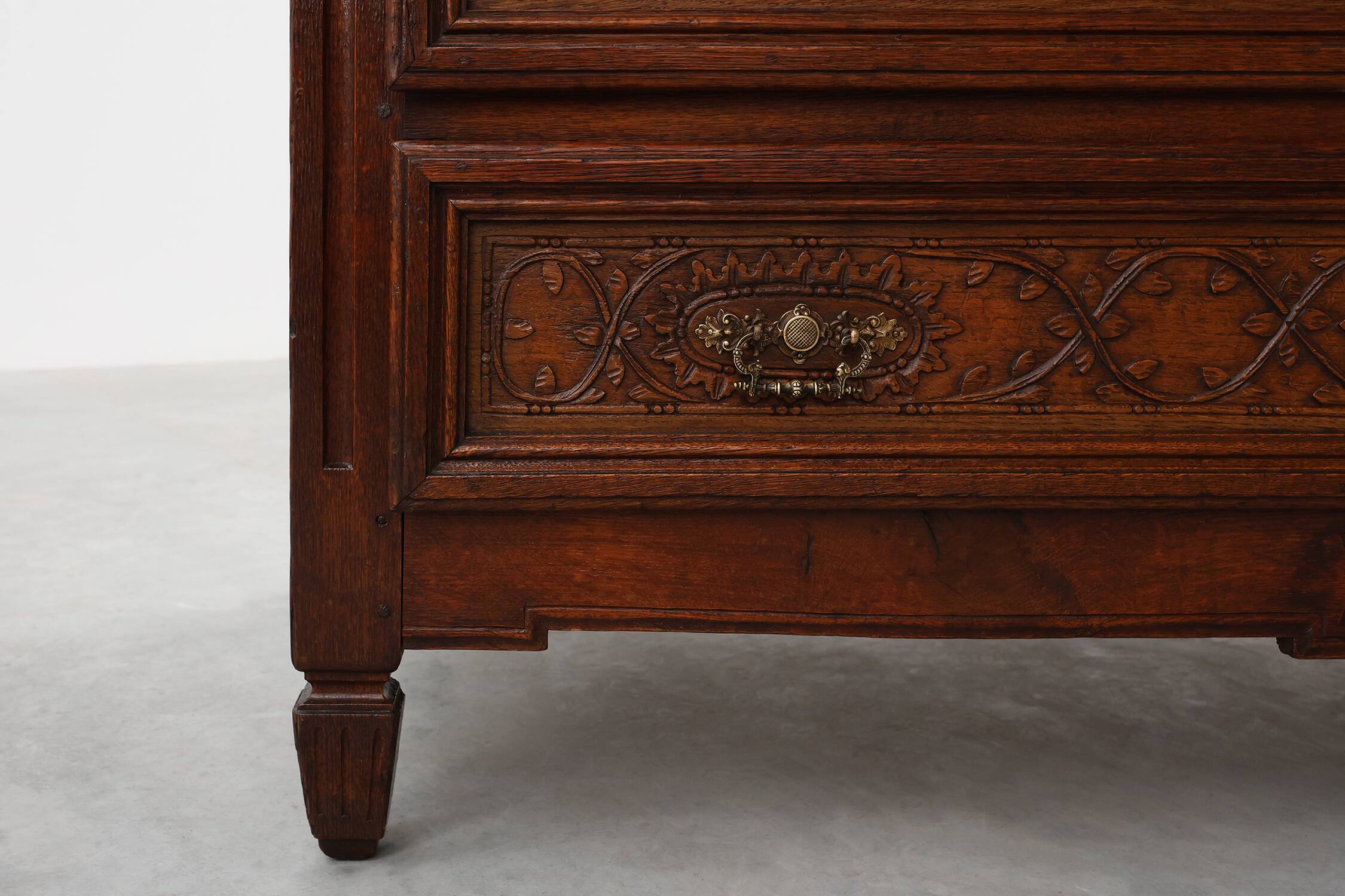 Commode en chêne de style Renaissance italienne, XVIIe siècle