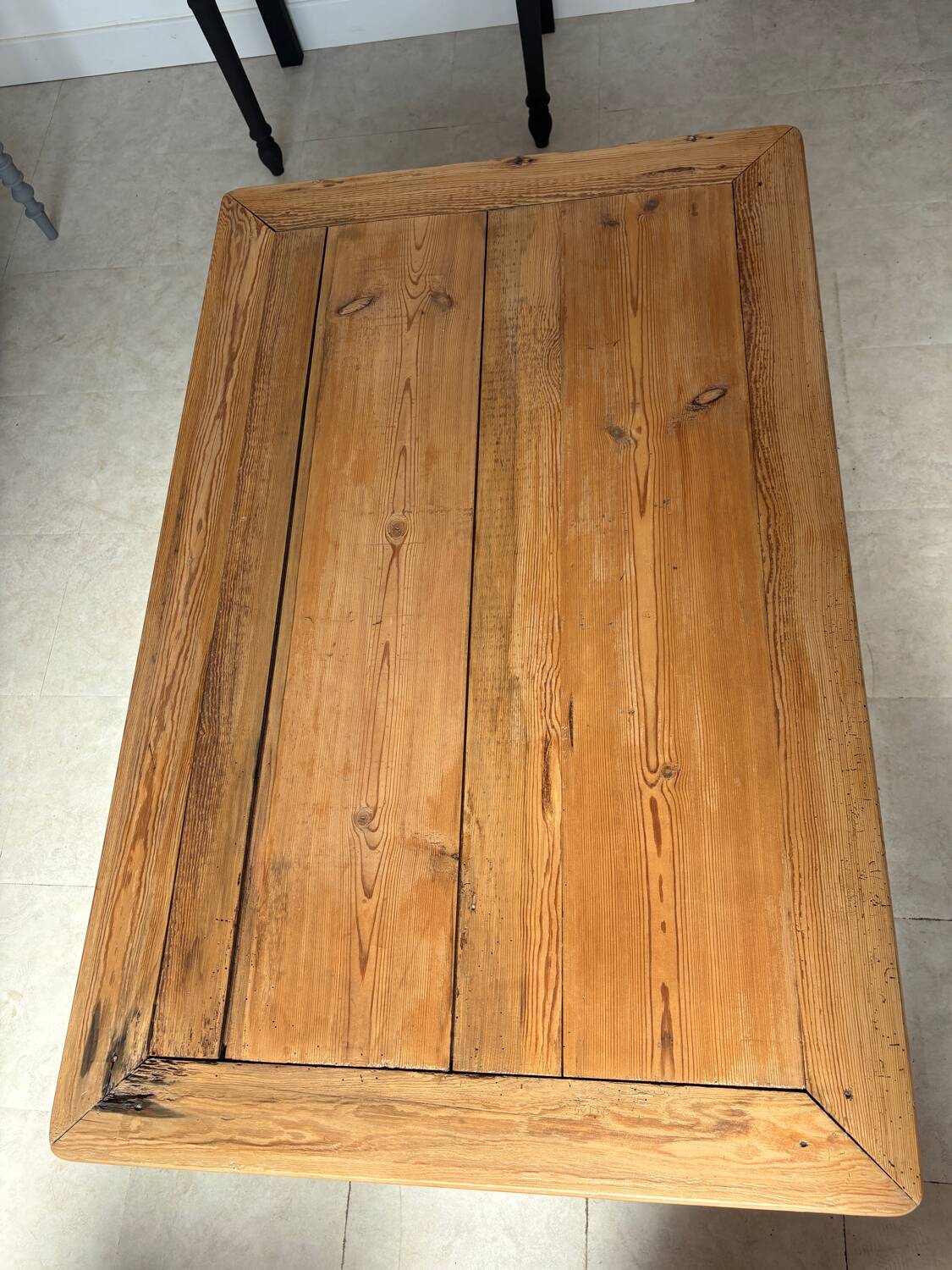 Table basse avec tablette