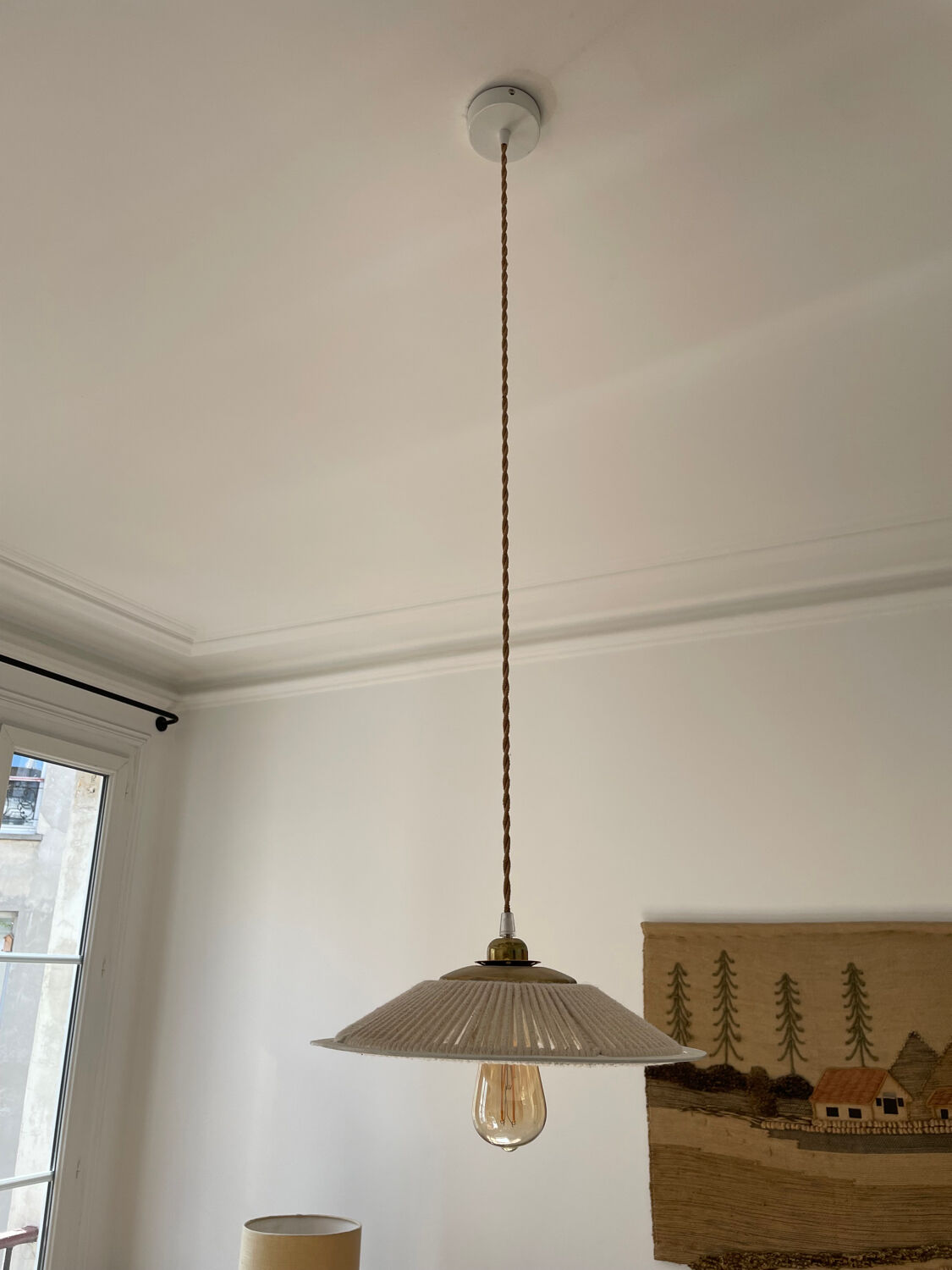 Suspension Parasol raphia et metal doré