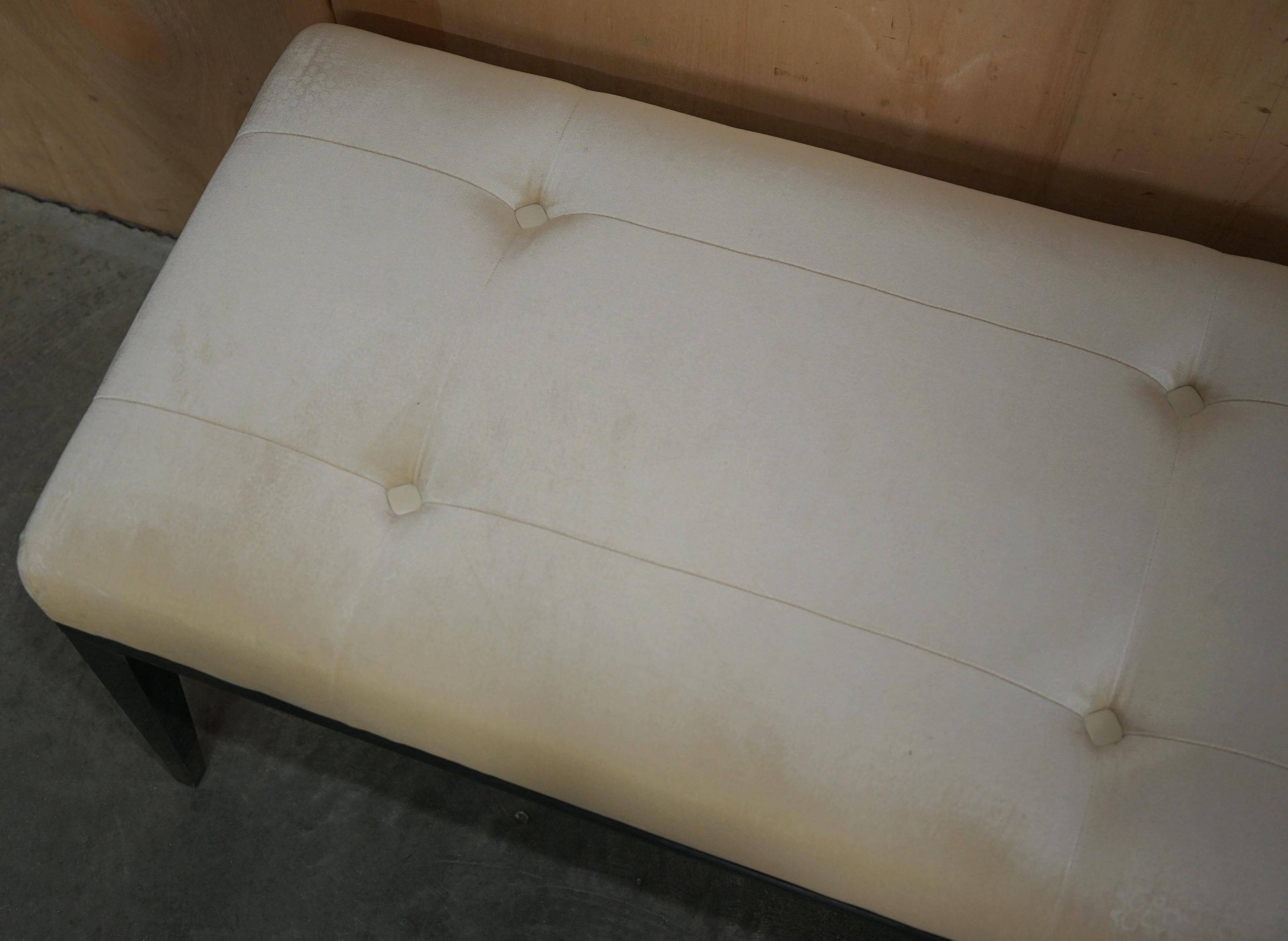 Chesterfield buttoned entrance bench in Fendi Casa velvet