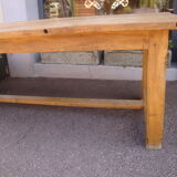 Farm table