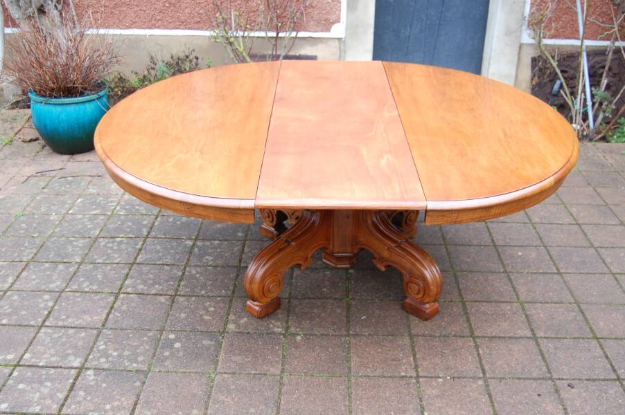 Napoleon III walnut dining table for 20 settings.
