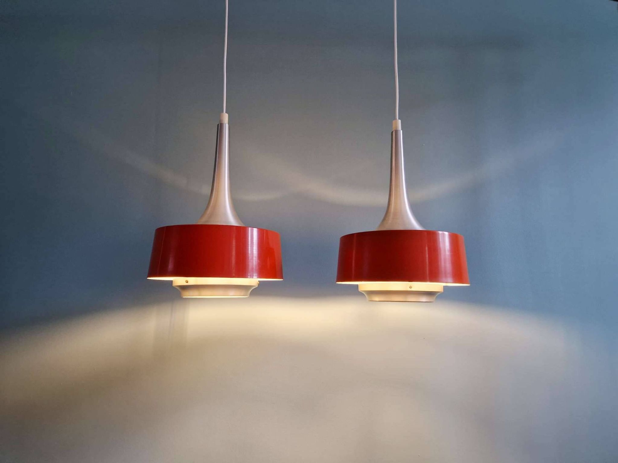 Paire de suspensions scandinaves en aluminium brossé, années 60