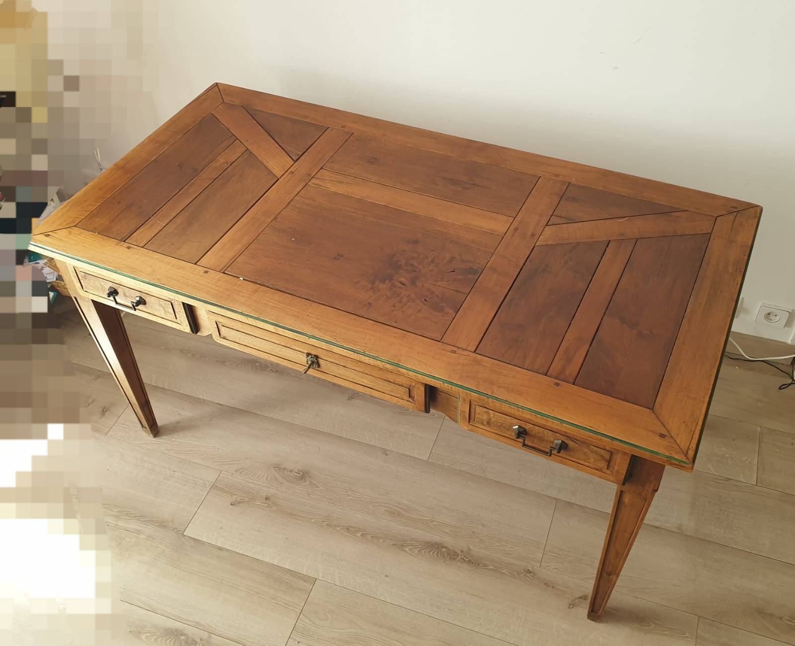 Solid wood desk – Rustic chic style