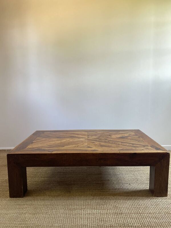 Table basse en bois massif et plateau en marqueterie