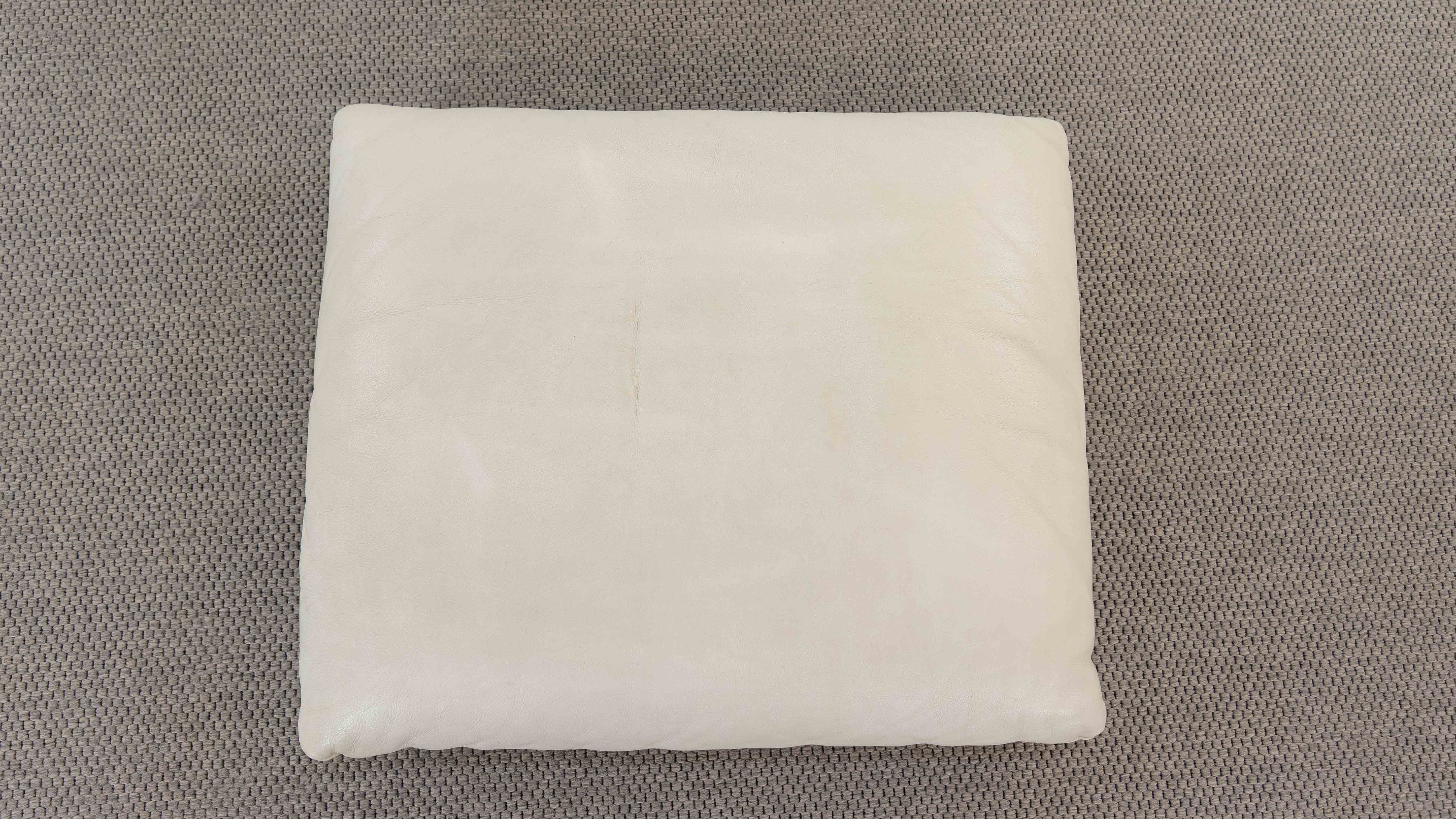 Maralunga 2-seater sofa in white leather by Vico Magistretti for Cassina