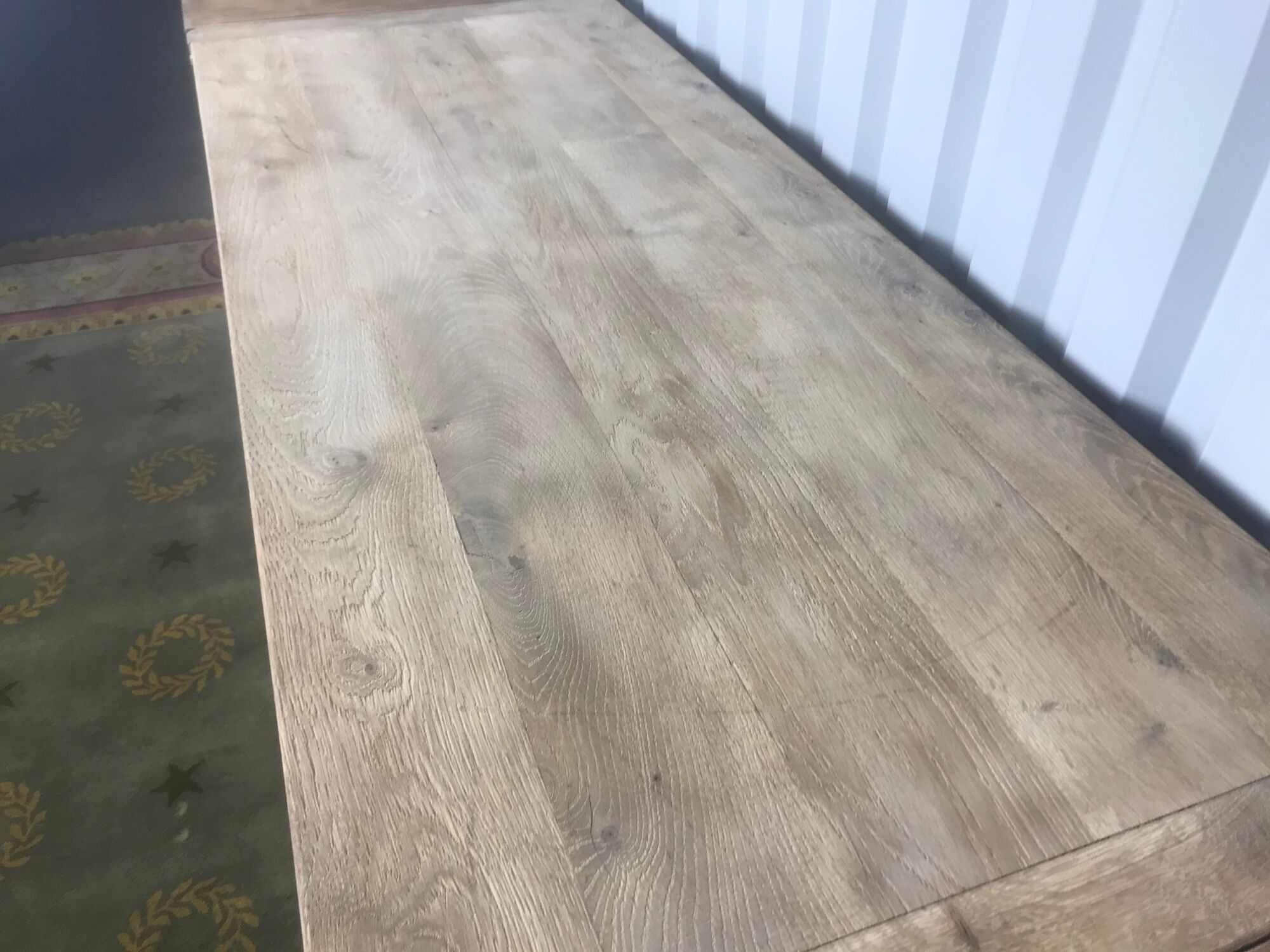 Solid oak farm table with turned feet & 2 elongated aero gum