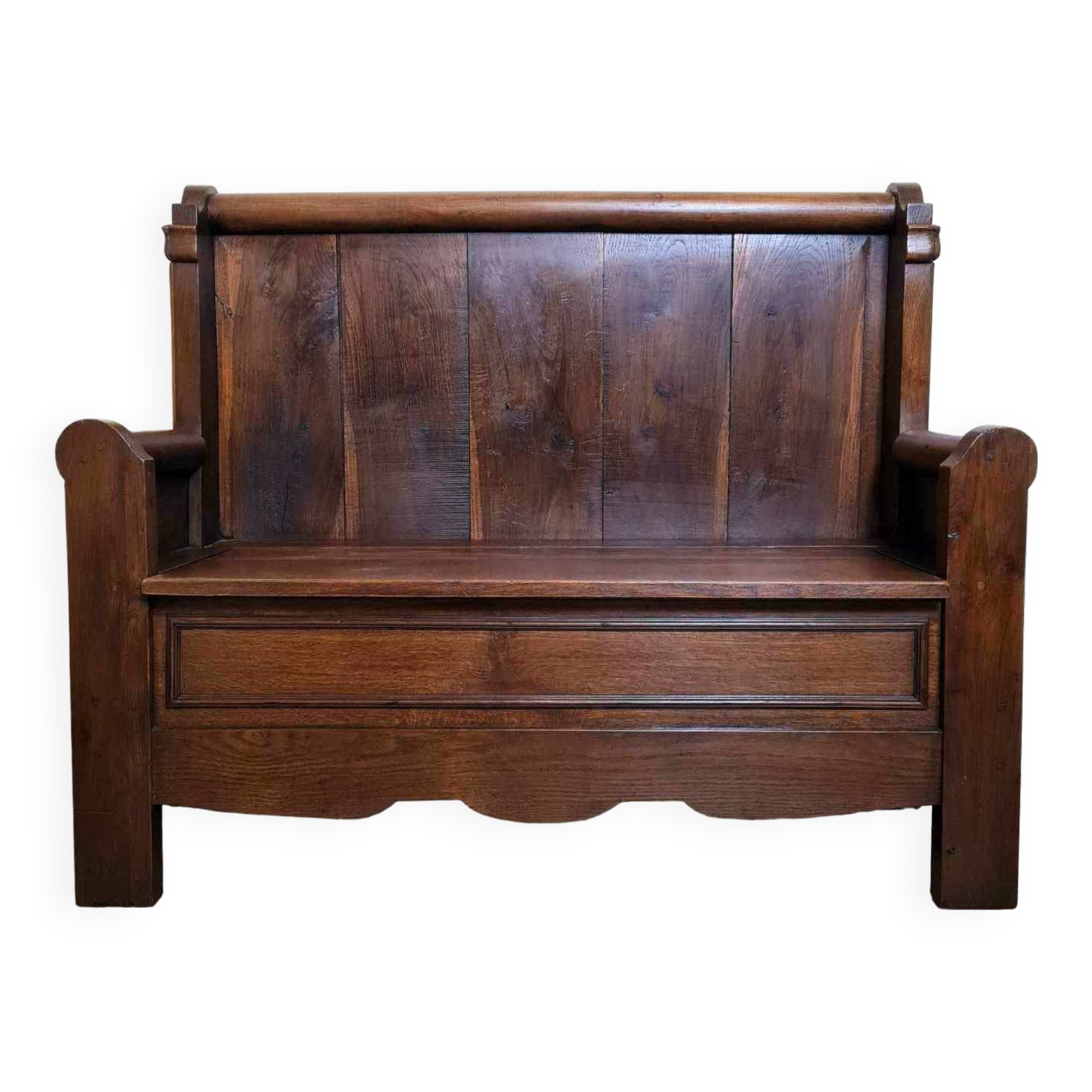 solid wood chest bench: work of popular art made from a bed