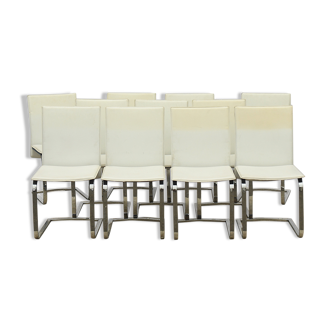 Suite de 11 chaises à piètement aluminium