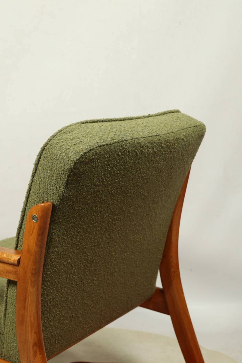Fauteuil vintage vert boucle 1960 Scandinavian design
