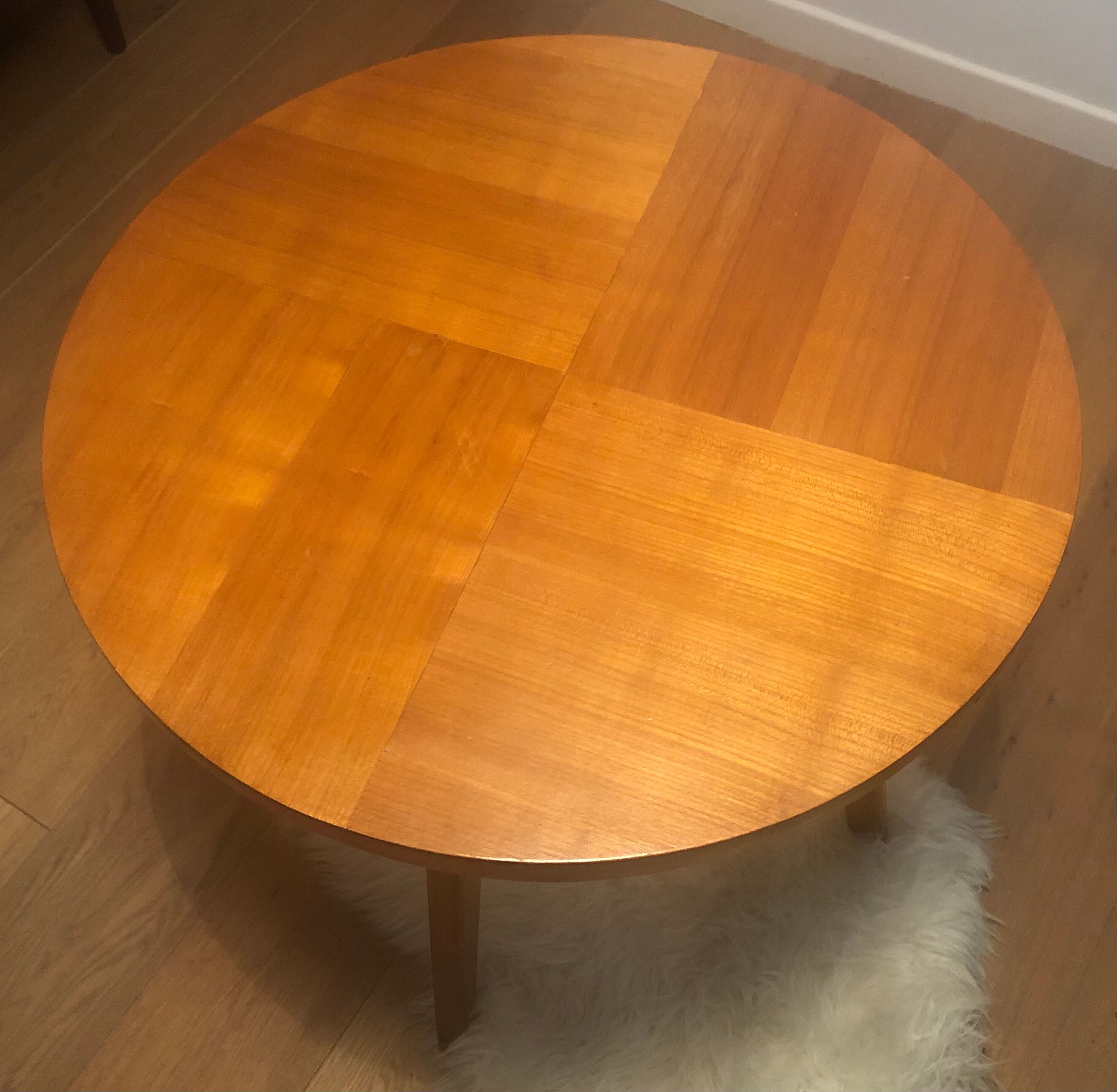 Scandinavian Living Room Roundtable