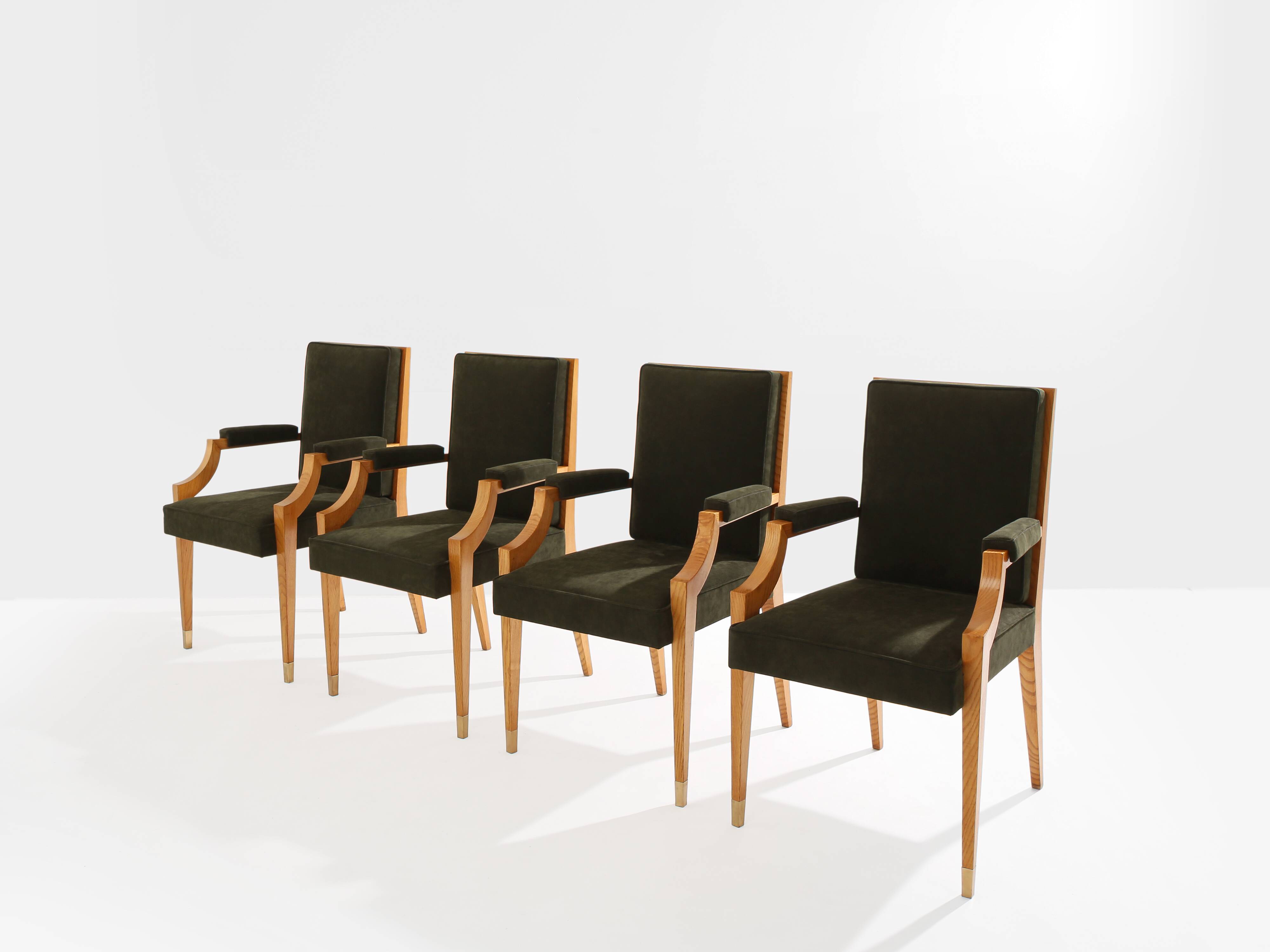 Set de fauteuils en frêne Néoclassiques d’André Arbus 1940