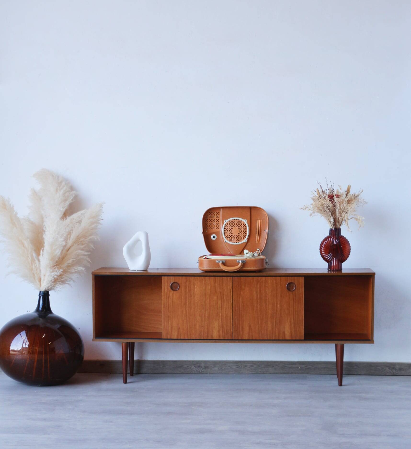 Minimalist teak sideboard – 1960s – England