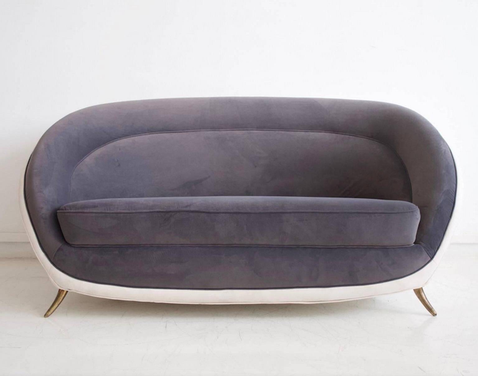 Grey velvet sofa by Guglielmo Veronesi for ISA, circa 1950.