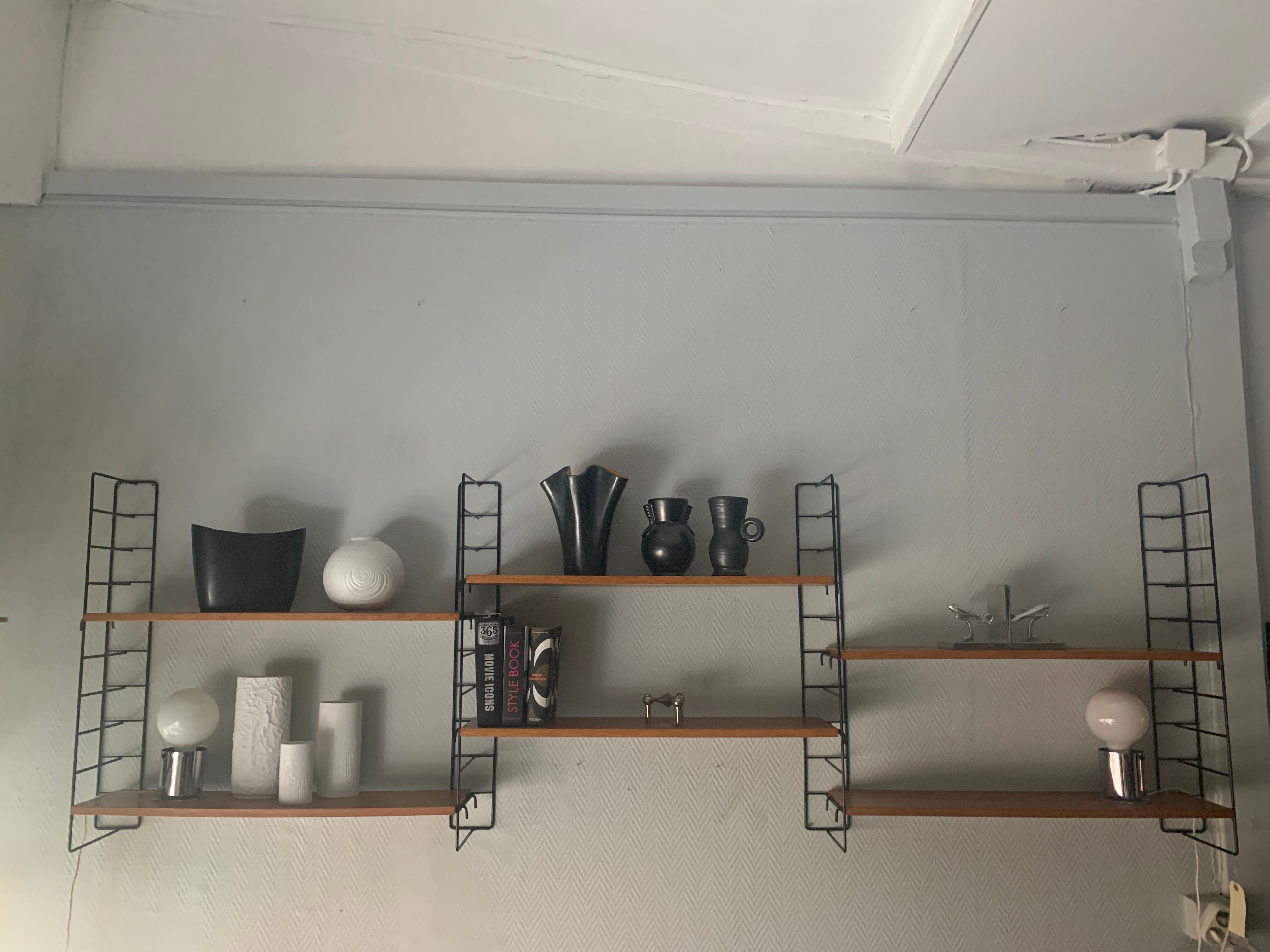 Wall shelf