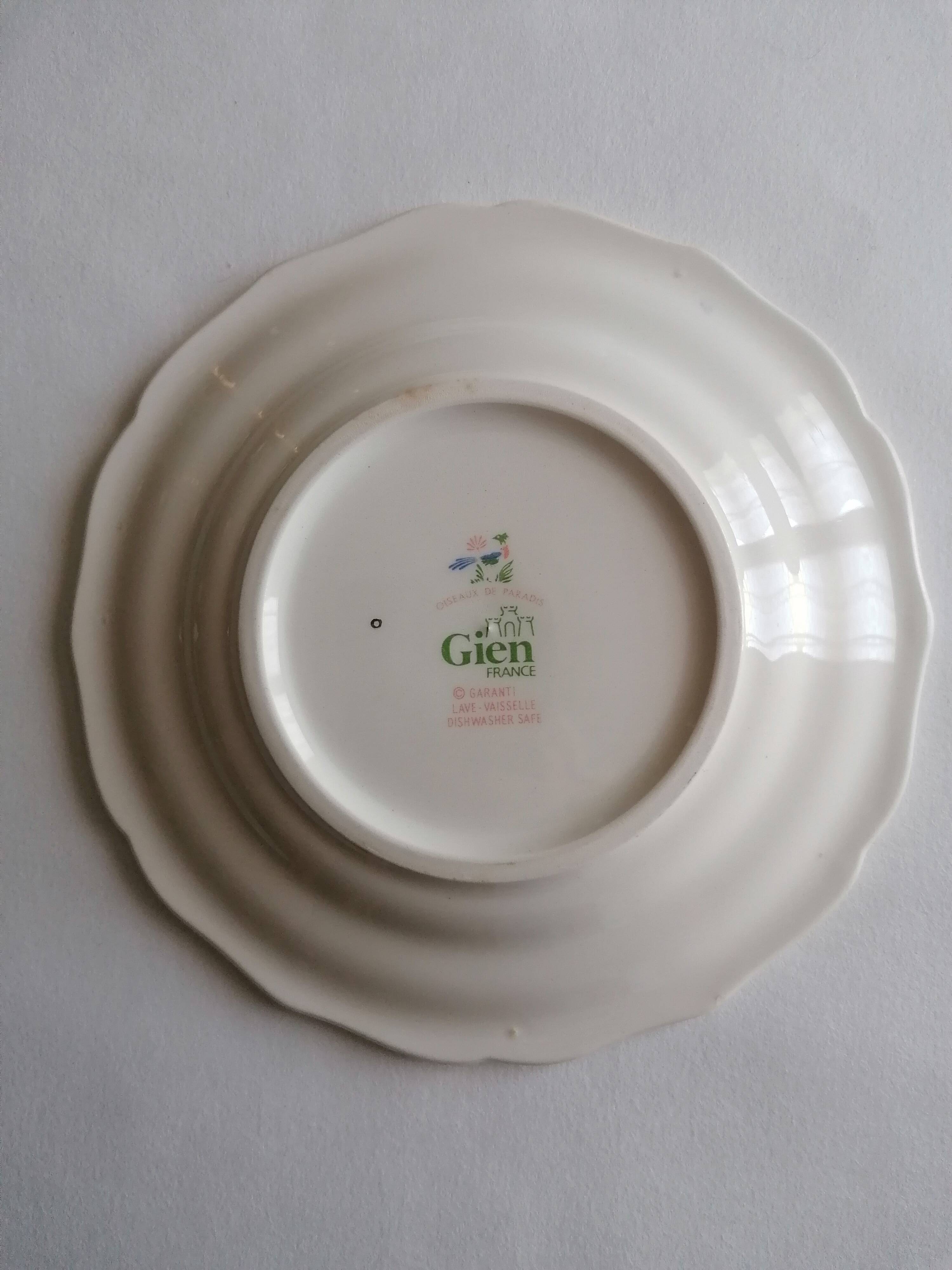 2 earthenware plates from Gien, paradise birds.