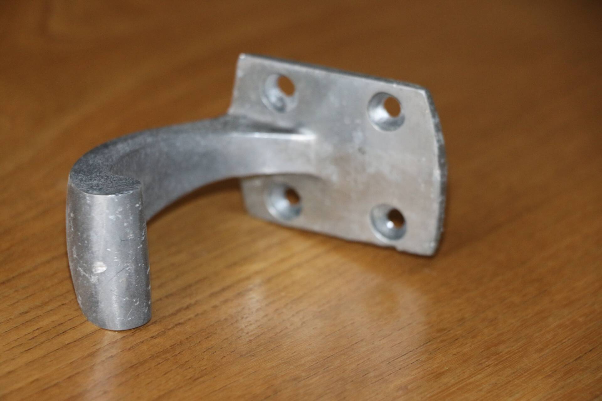 Patère alu simple crochet