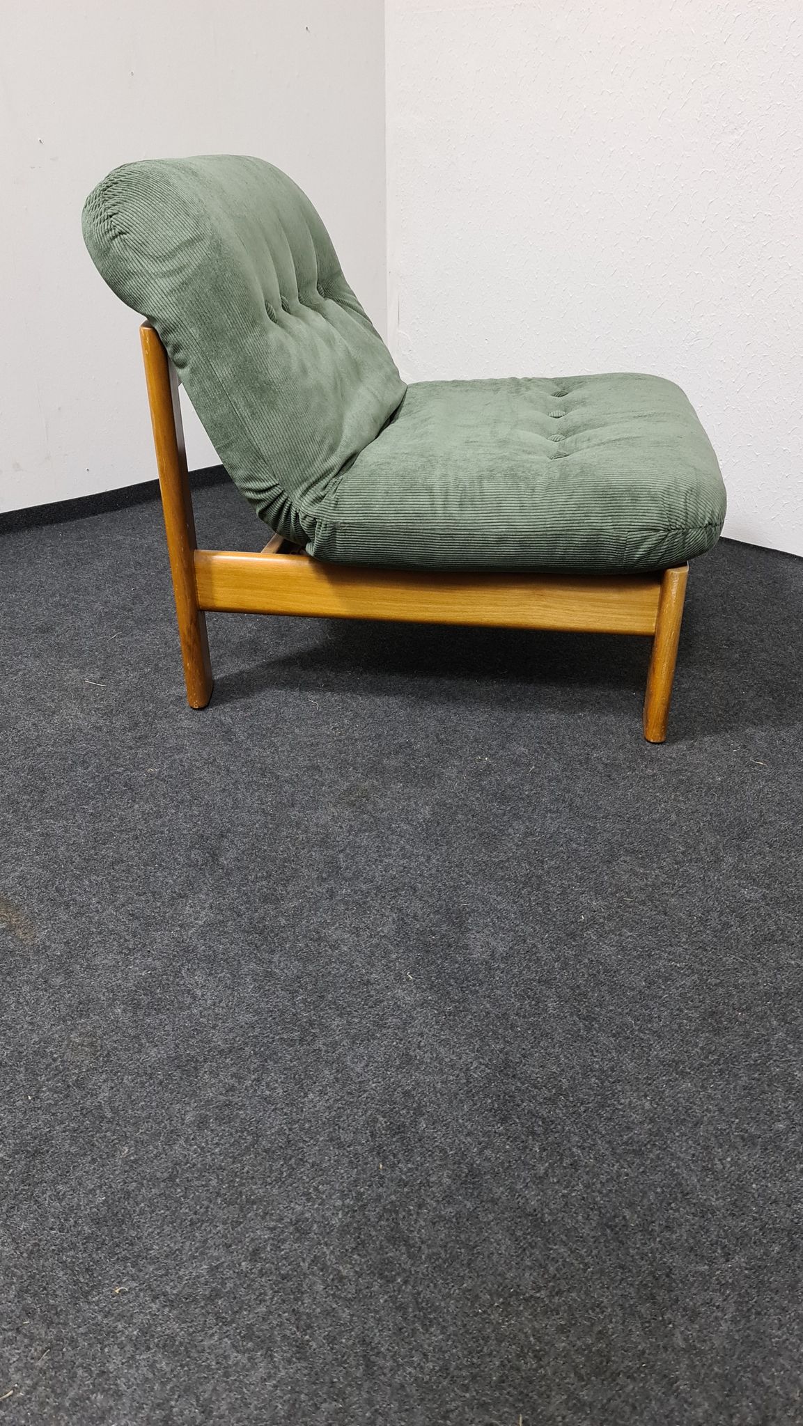 Vintage lounge chair