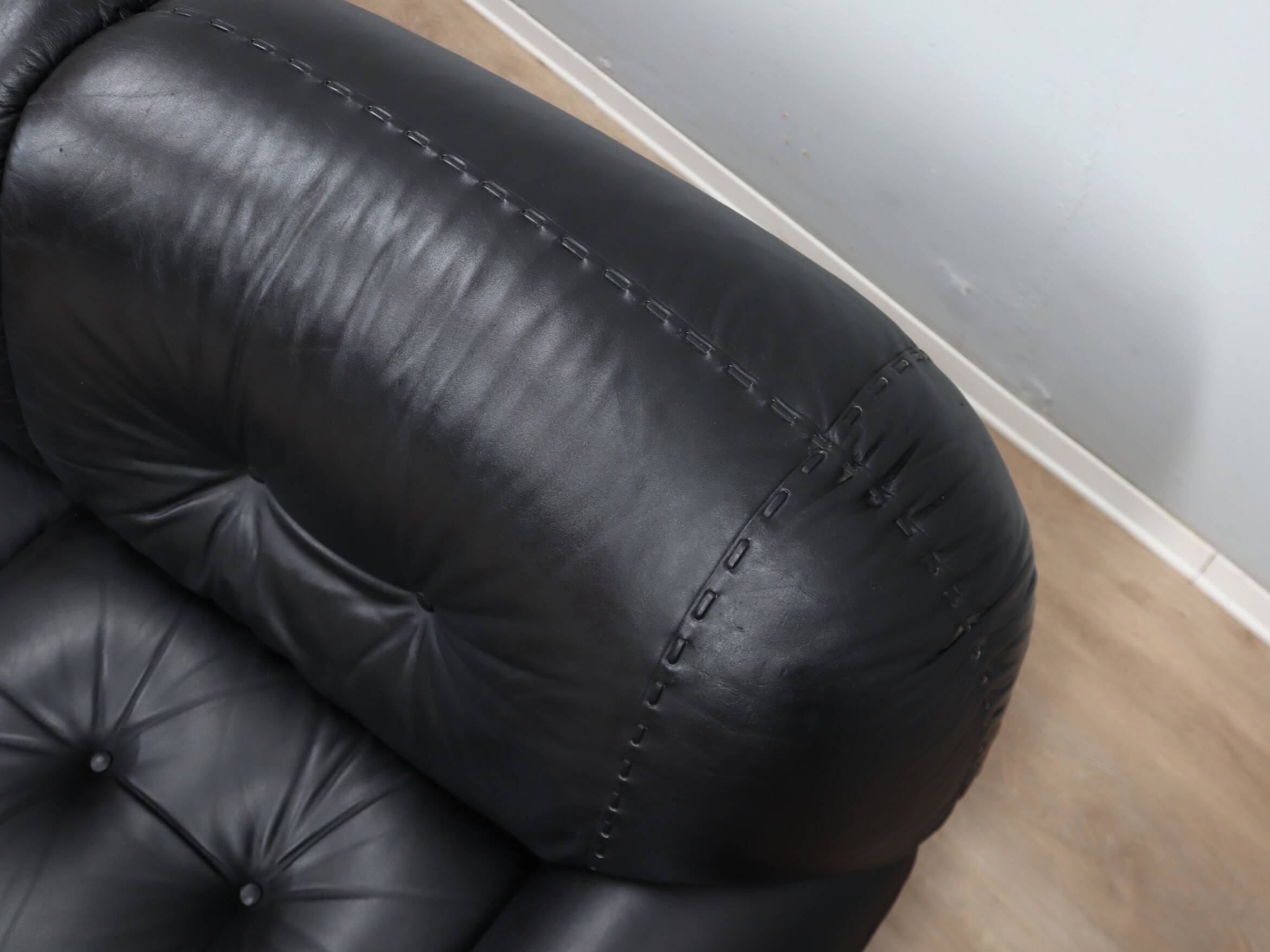 3-Seater black leather Sapporo sofa by Mobil Girgi 1970s