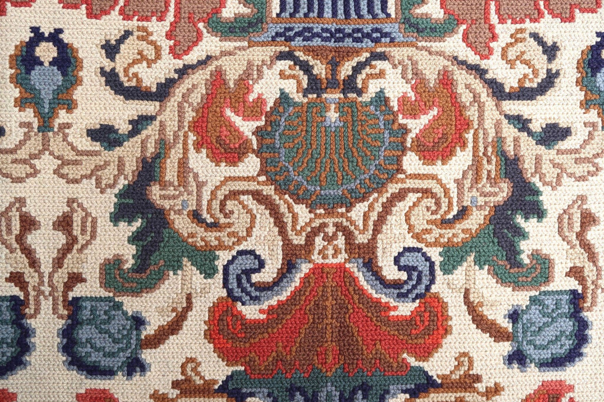 Portuguese rug Arraiolos 1950