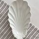 Ravier shell-shaped ramekin in antique porcelain