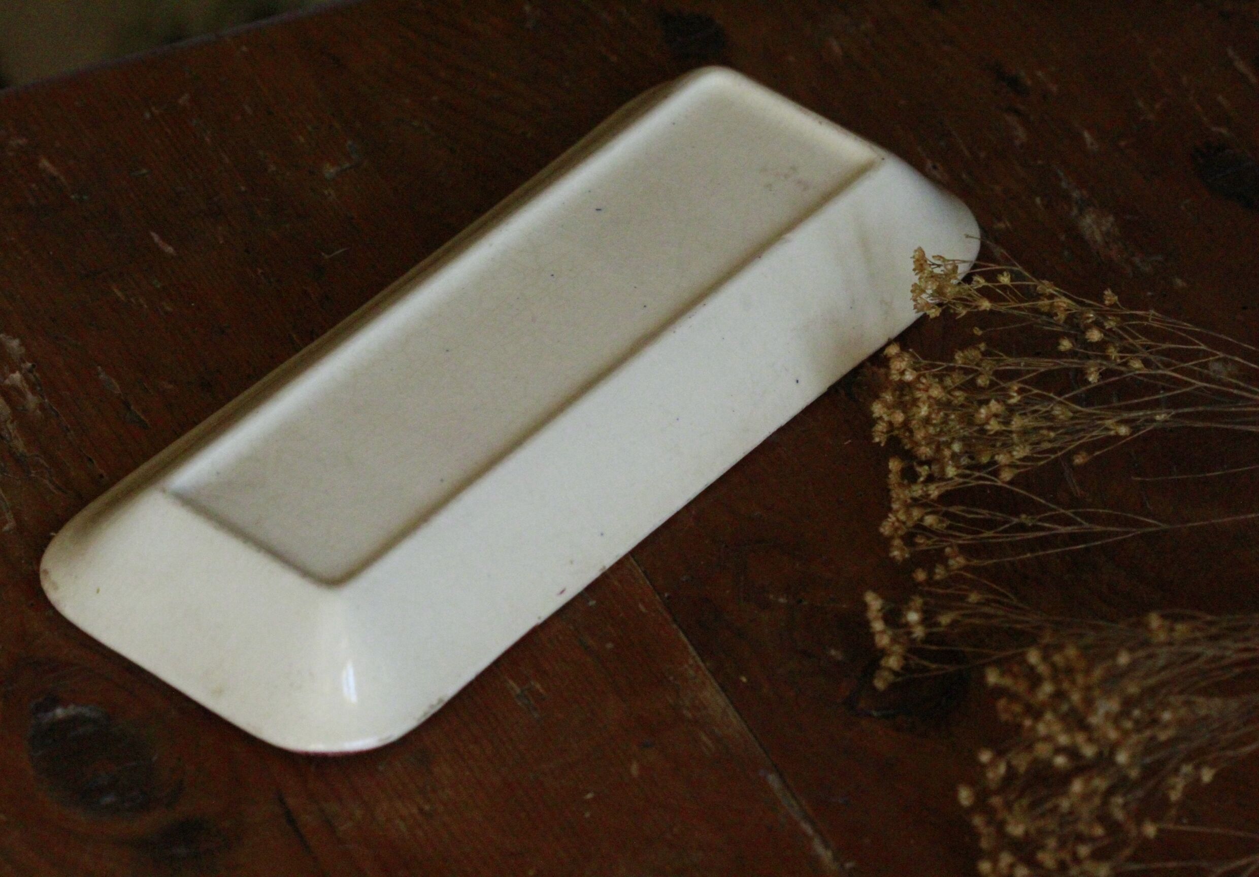 Ceramic soap dish