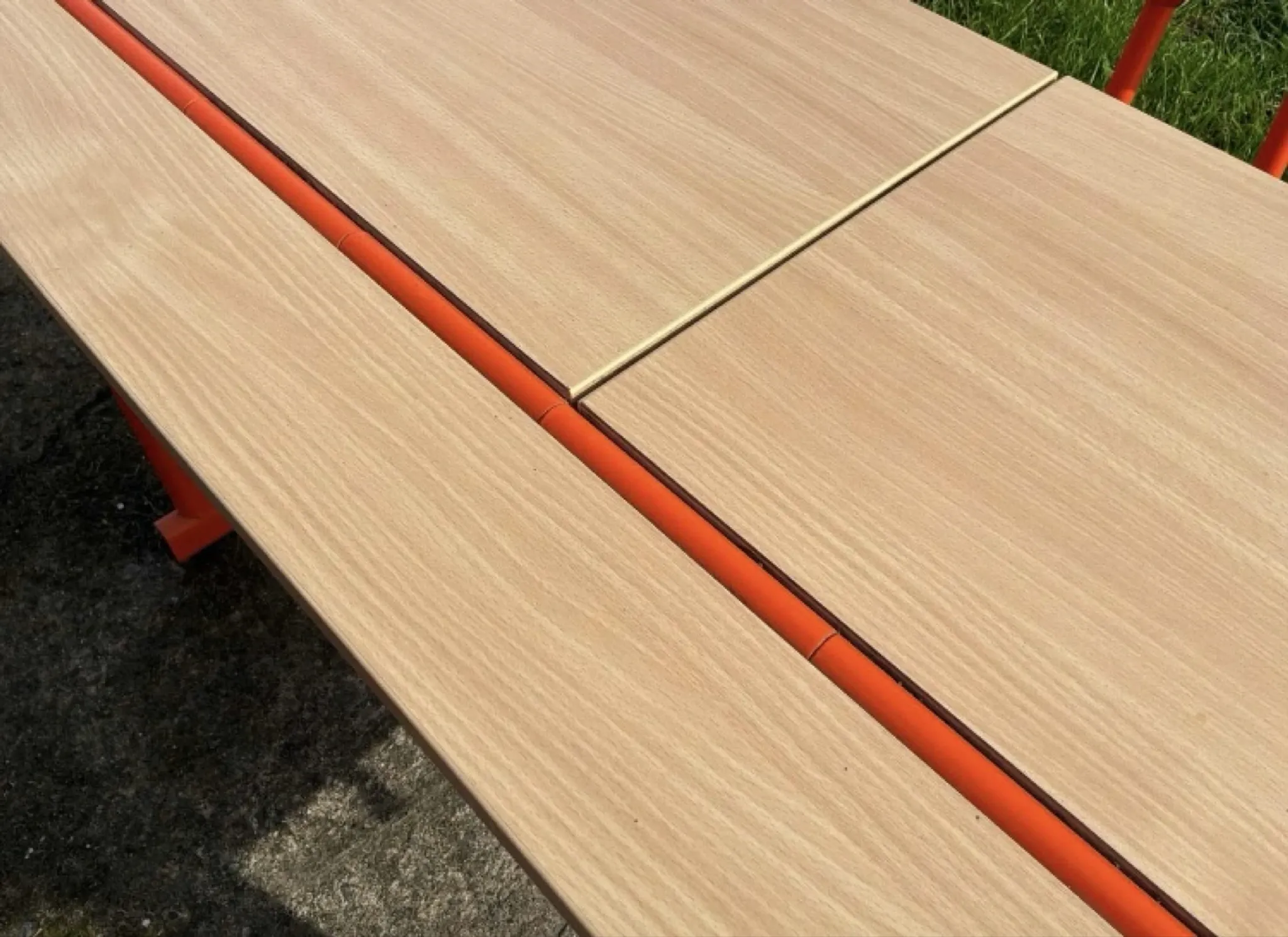 Vintage orange double school desk with its 2 matching chairs.