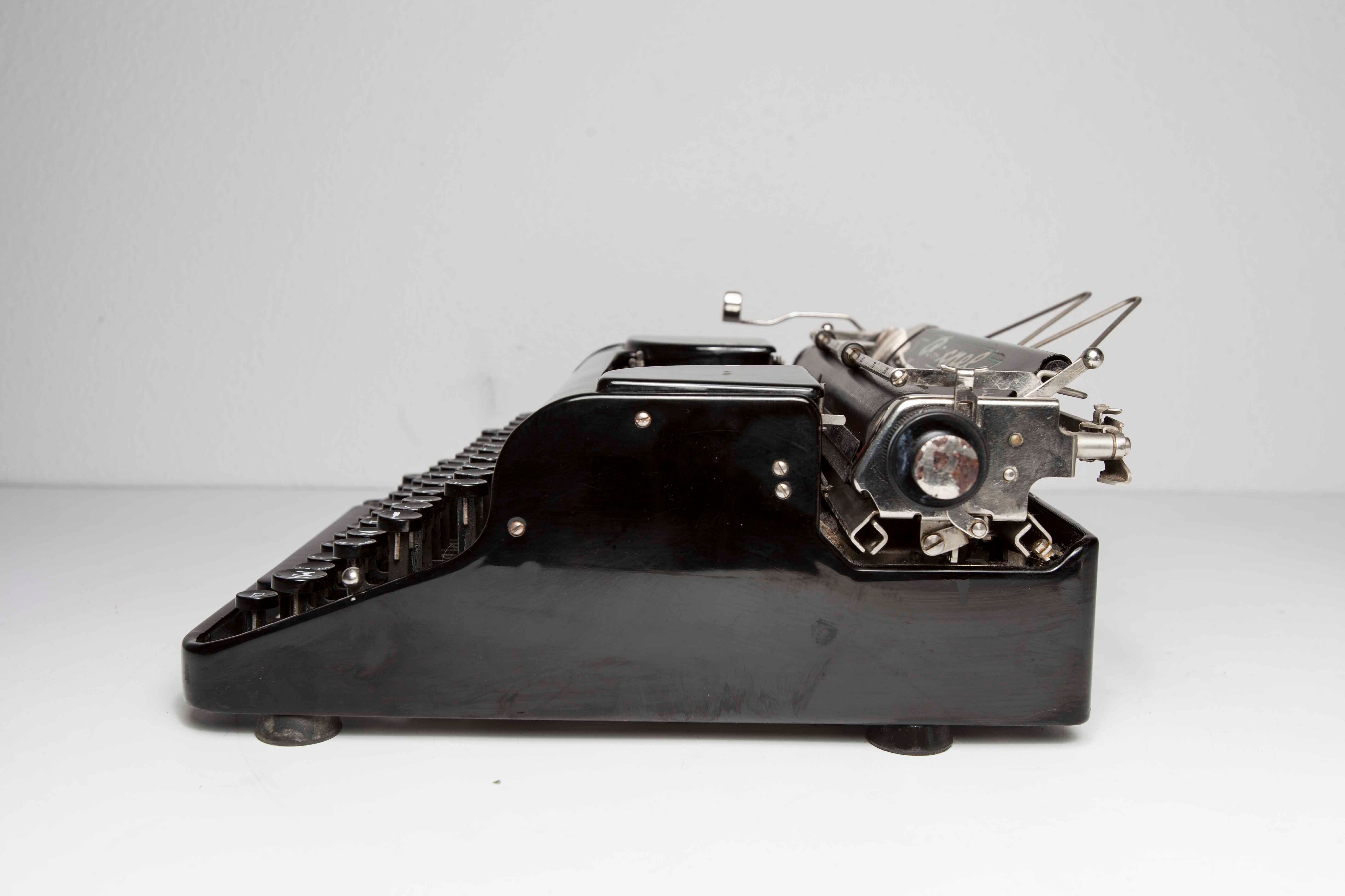 Rexpel Luxe Typewriter Germany 1927