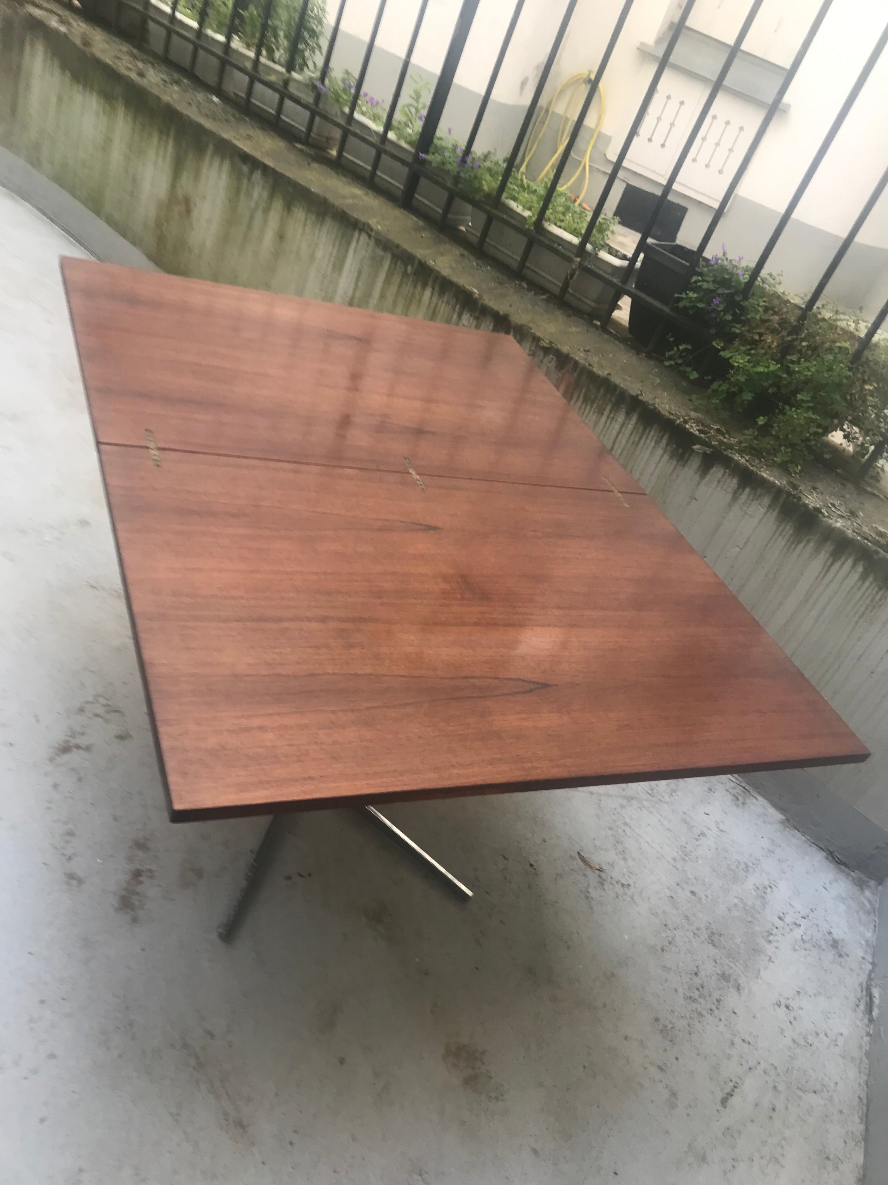 Table goes up and down year 60