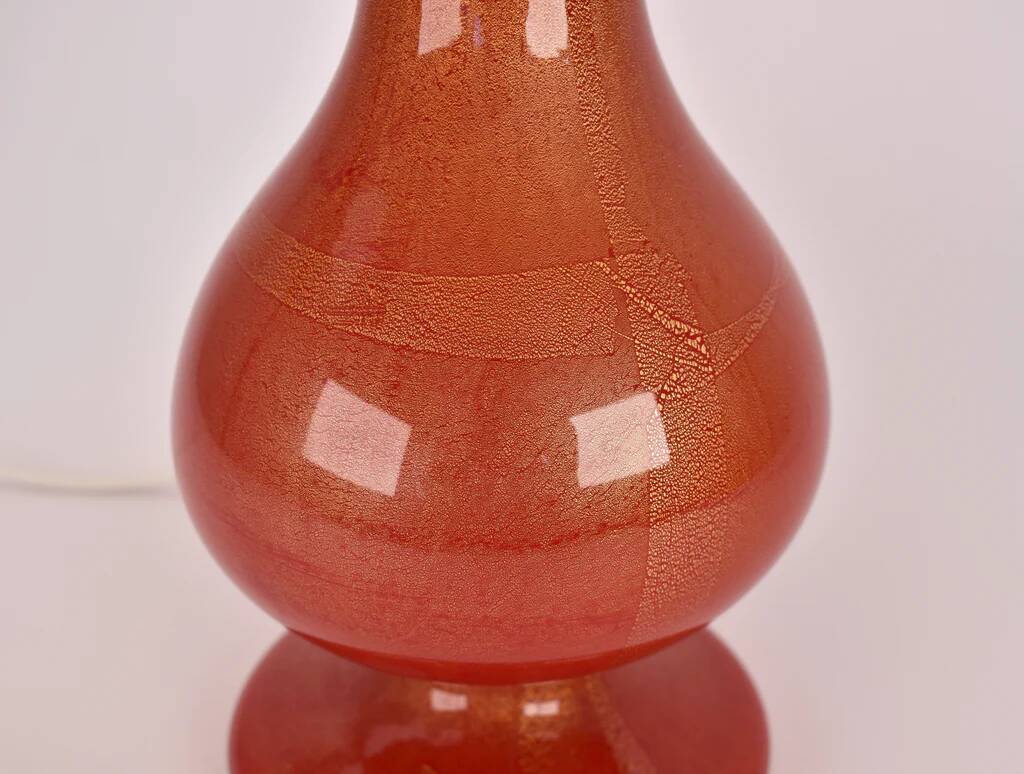 Lampe de table en verre Murano rouge et or, milieu du siècle