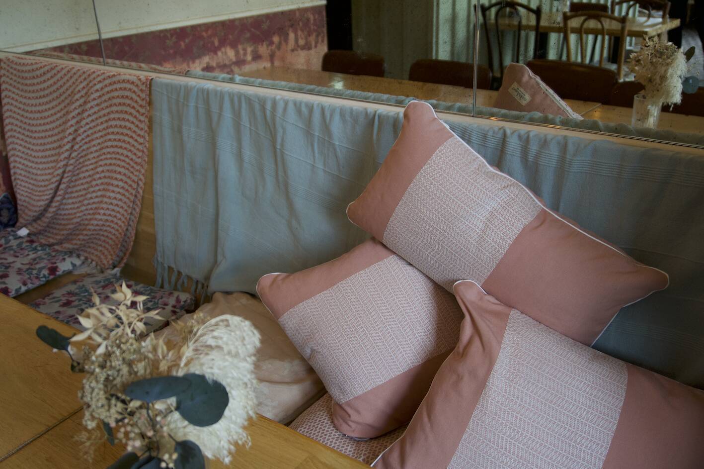 Pink cushion diane - ami h'yut 40x50