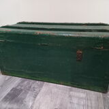 Old green malle