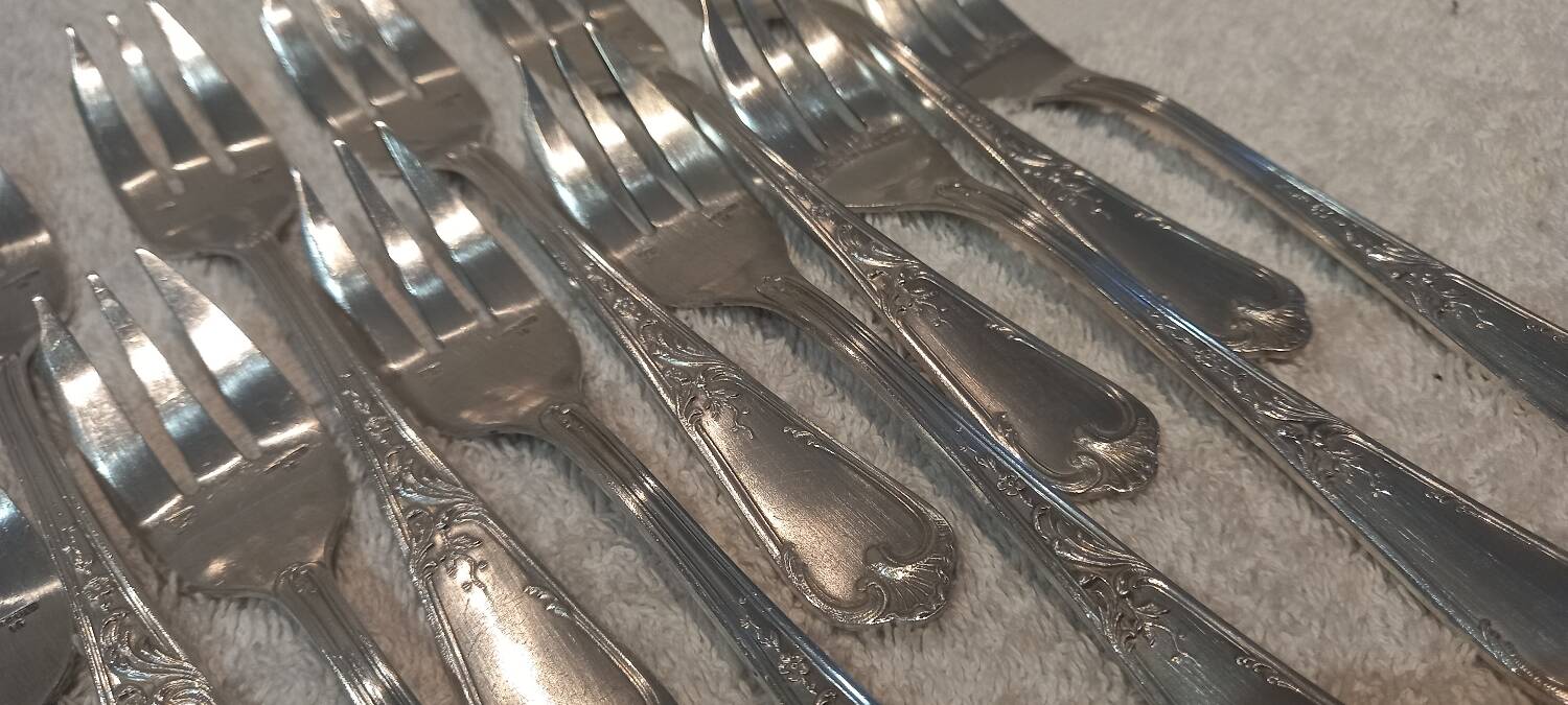 12 silver plated cake forks, Ercuis LXV 29, 14.4cm