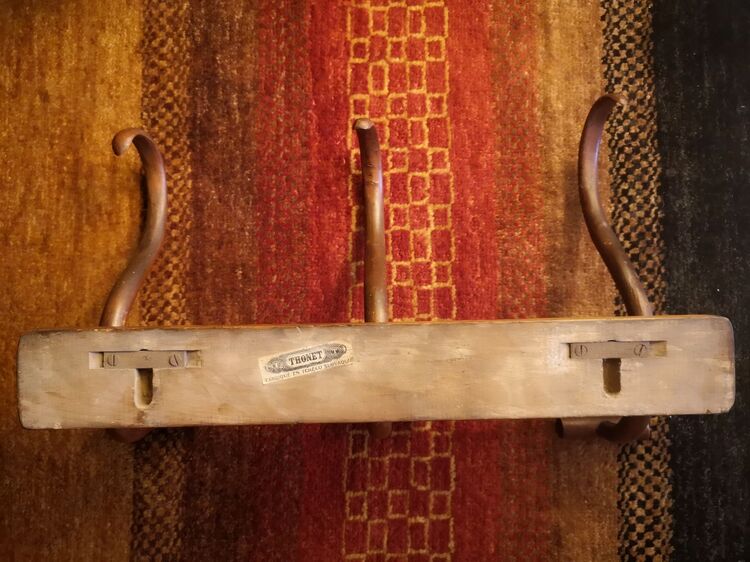 Bistro wall coat rack/hats - 3 curved wooden hooks - Signed Thonet - 1940s/50s