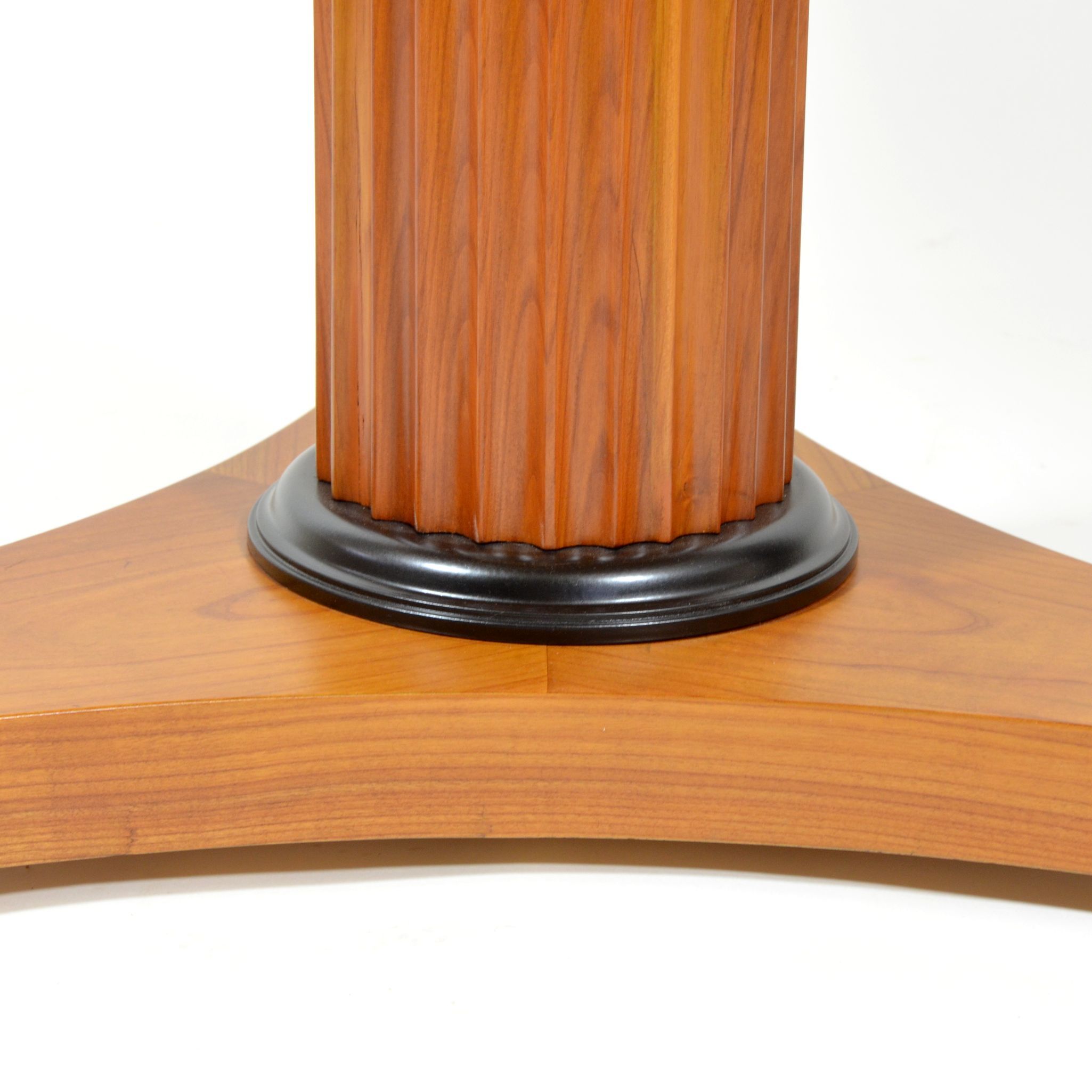 Round Hall table