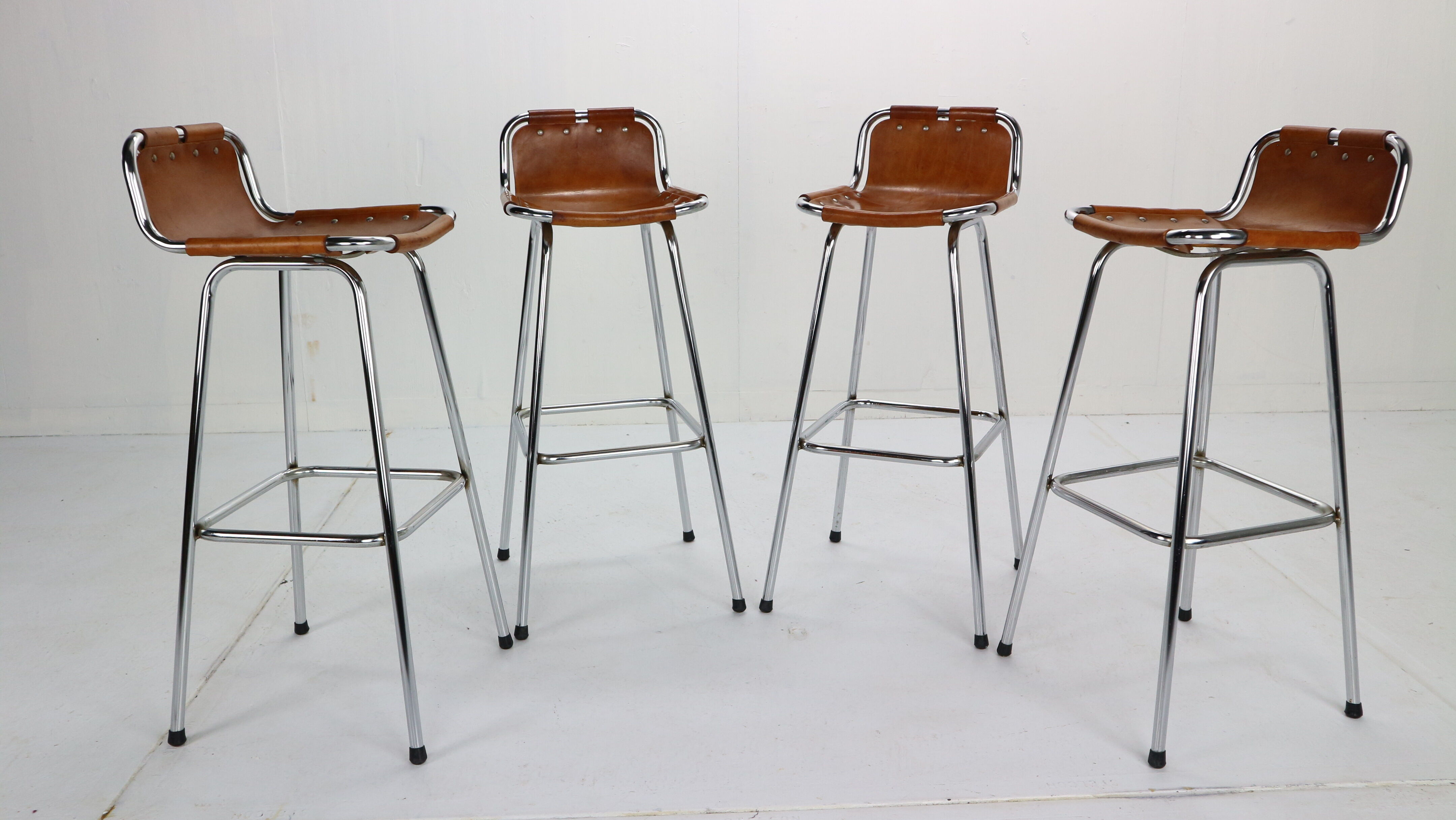 Set of 4 leather barstools